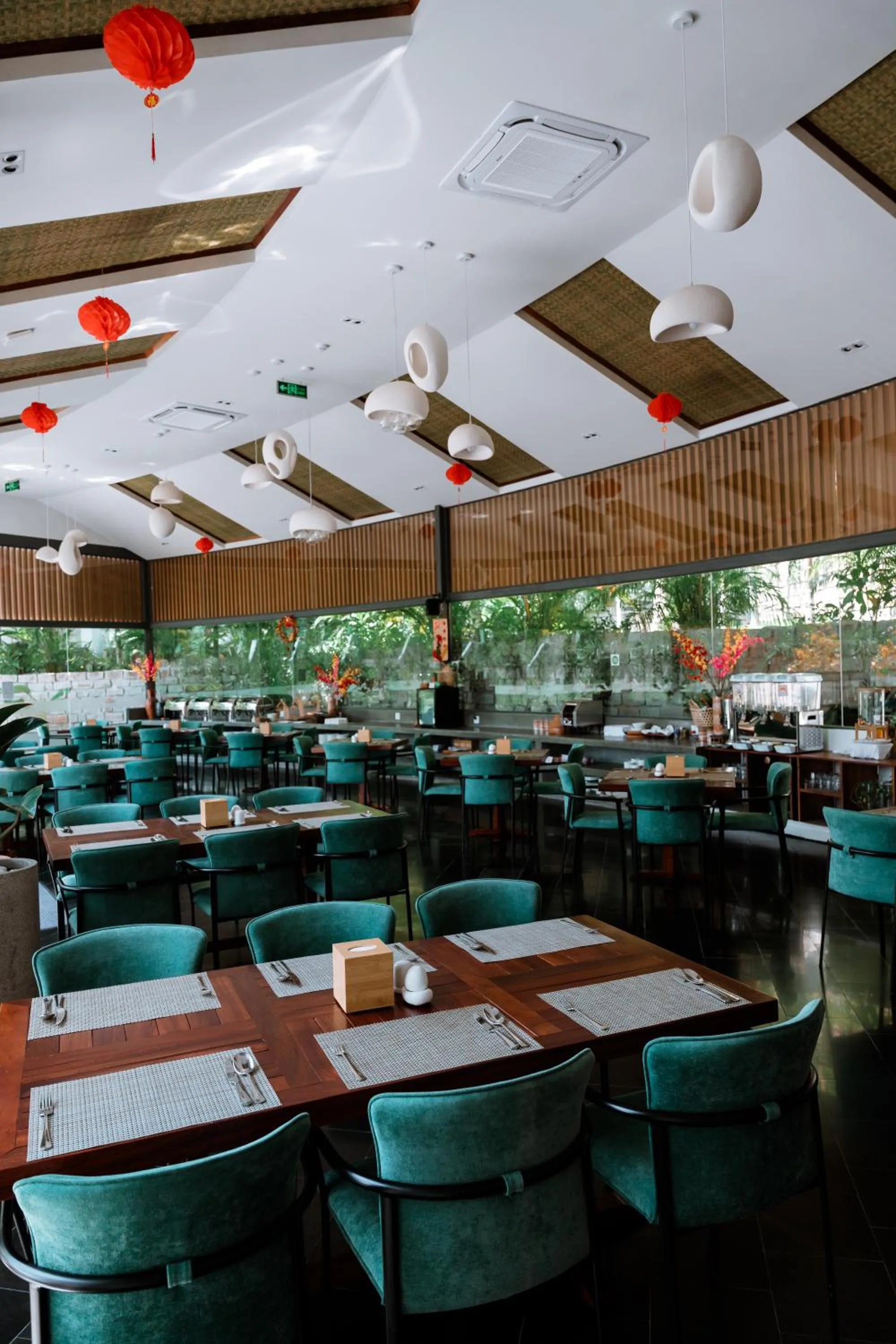 Restaurant/places to eat in Pandora Sand Hill Mũi Né Resort