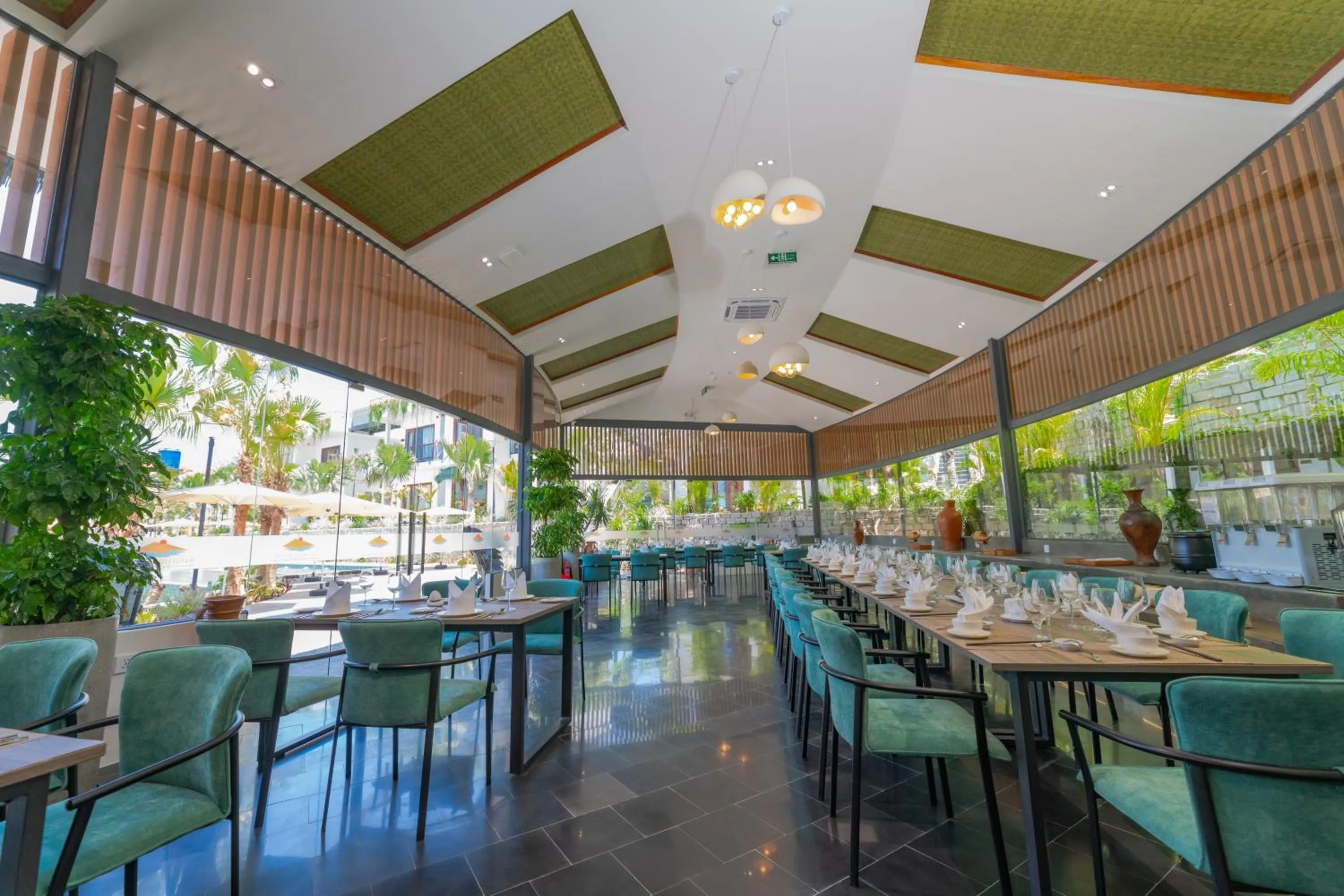 Restaurant/places to eat in Pandora Sand Hill Mũi Né Resort