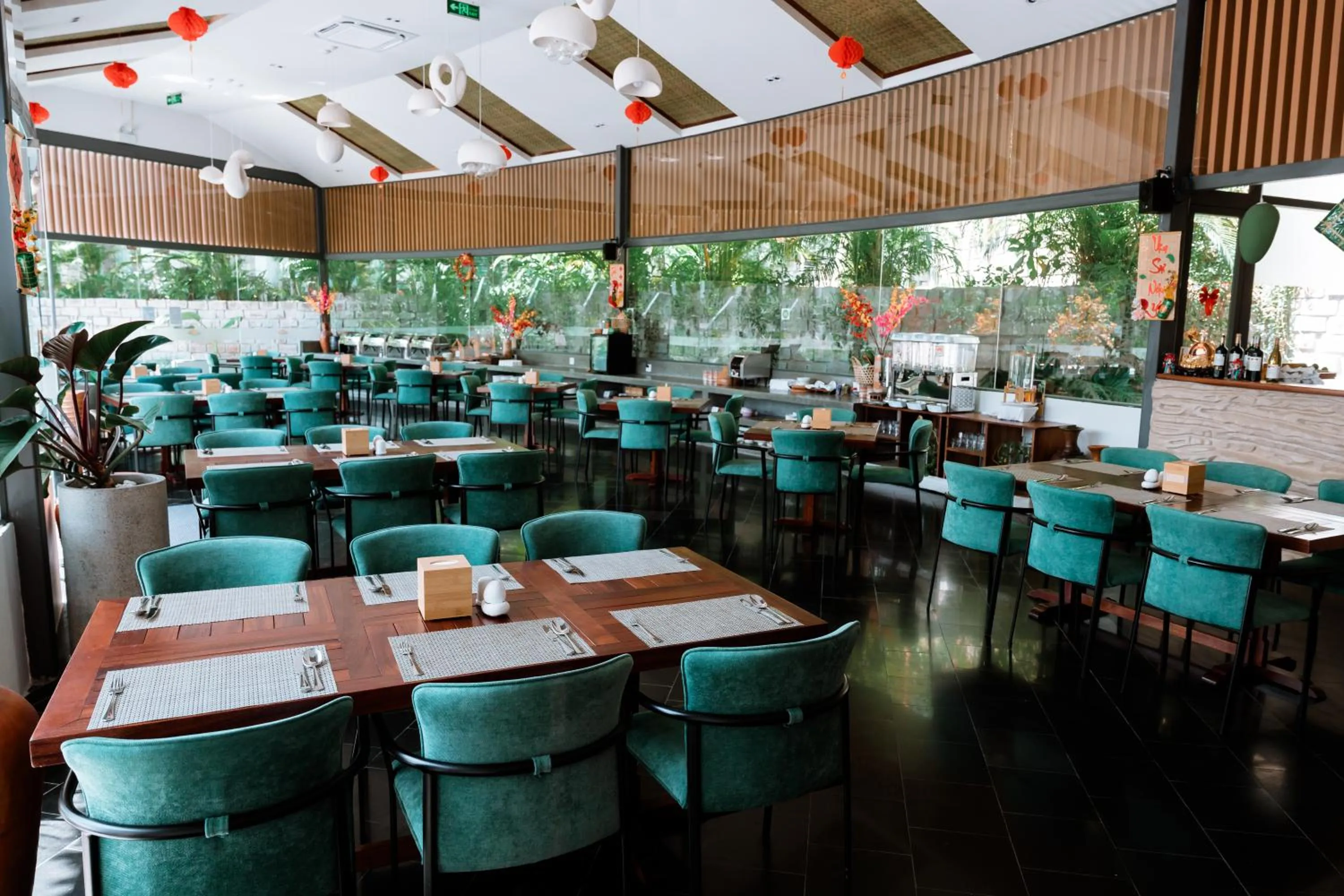 Restaurant/places to eat in Pandora Sand Hill Mũi Né Resort