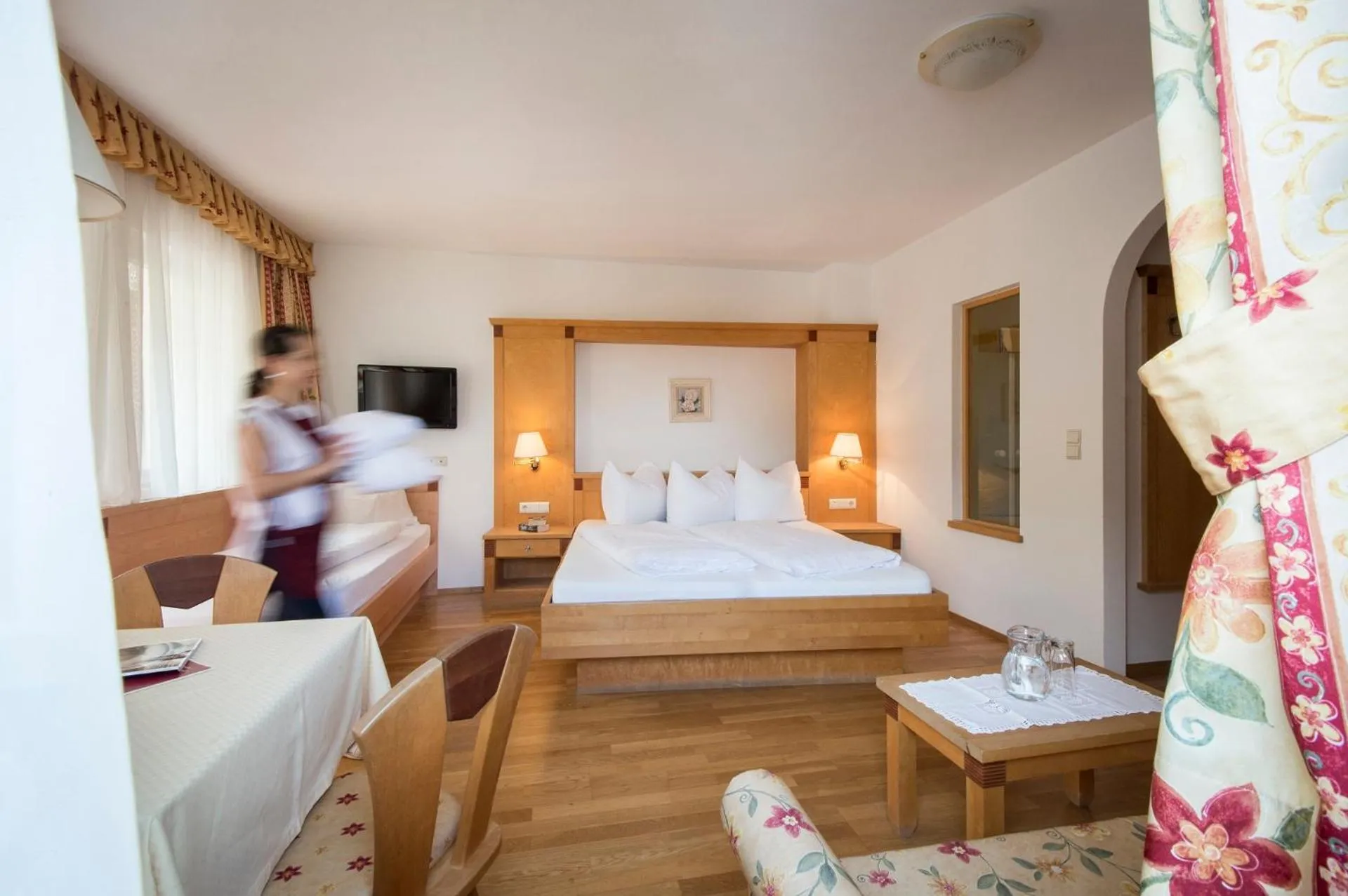 Photo of the whole room, Bed in Family Hotel Gutenberg