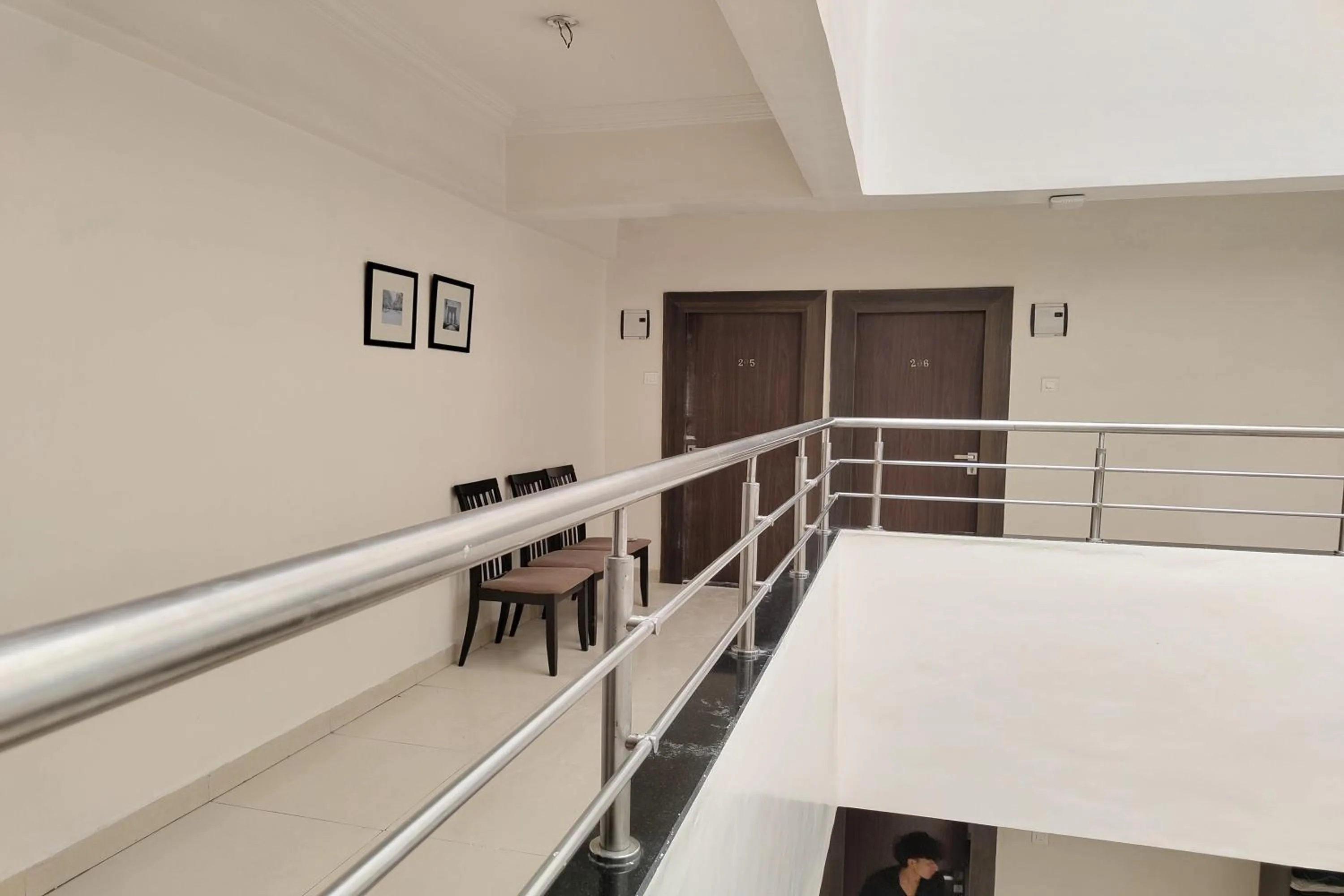 Seating area in Hotel Sai Inn Executive