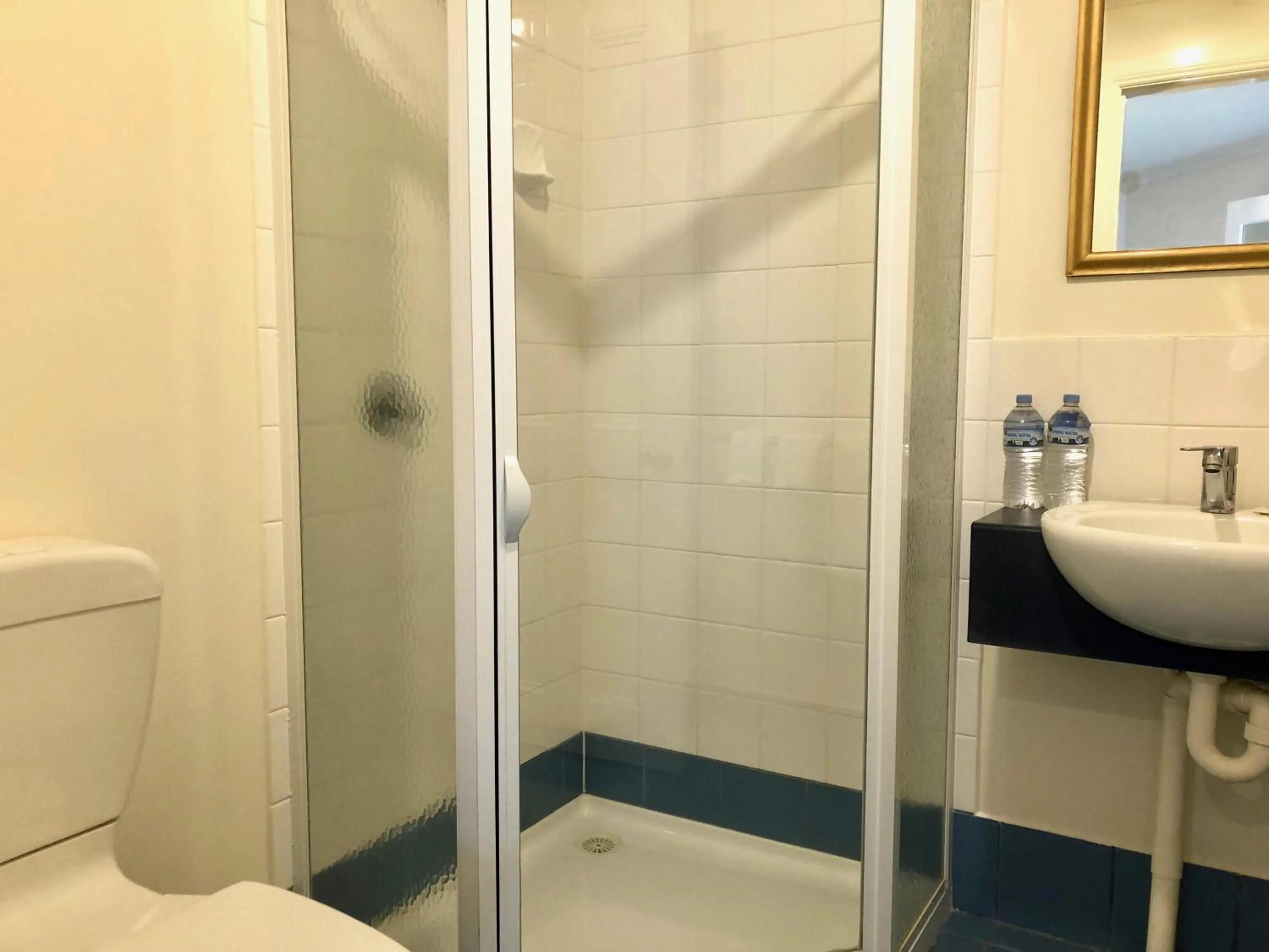 Shower in Douglas Riverside