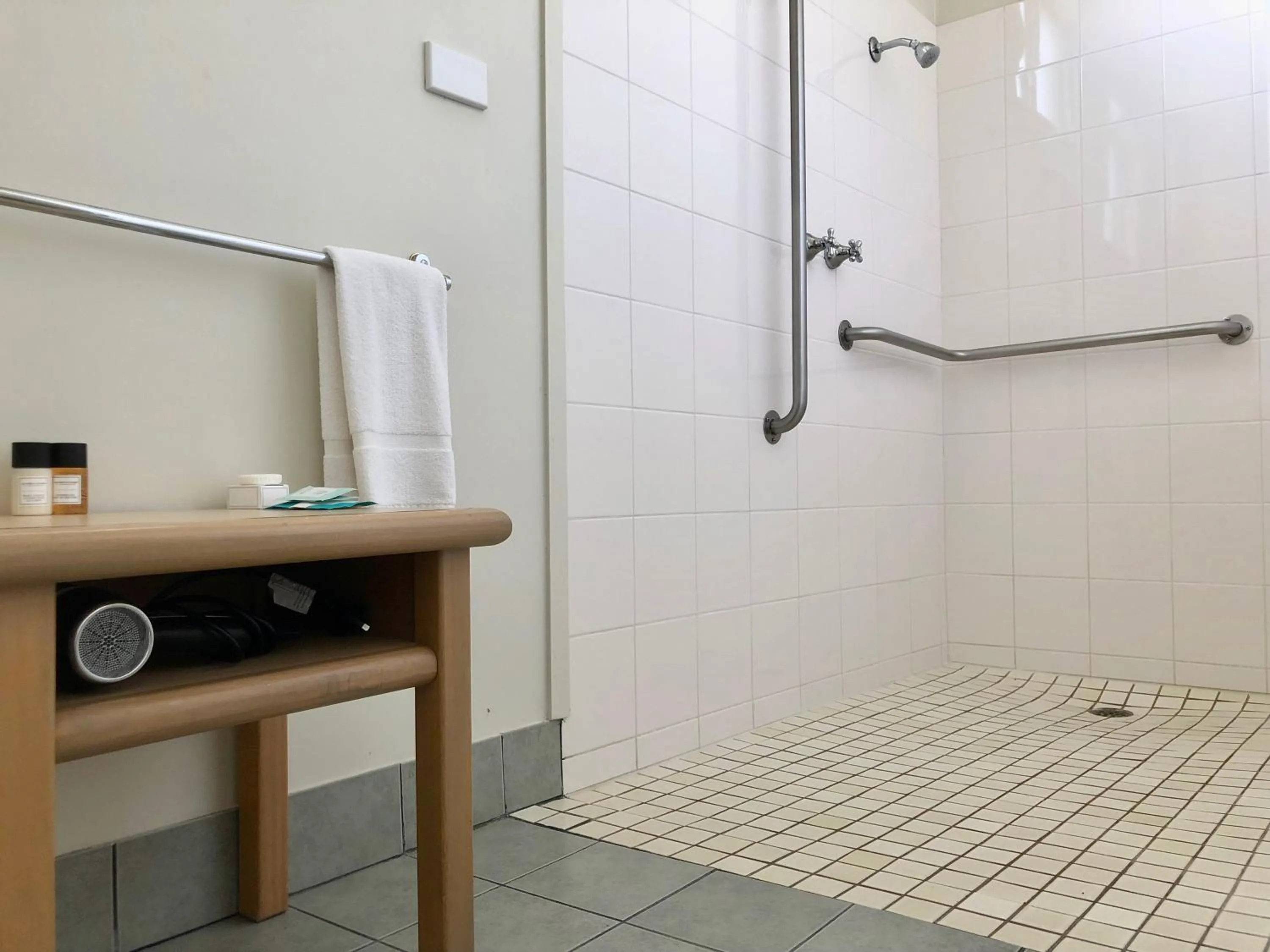 Shower in Douglas Riverside