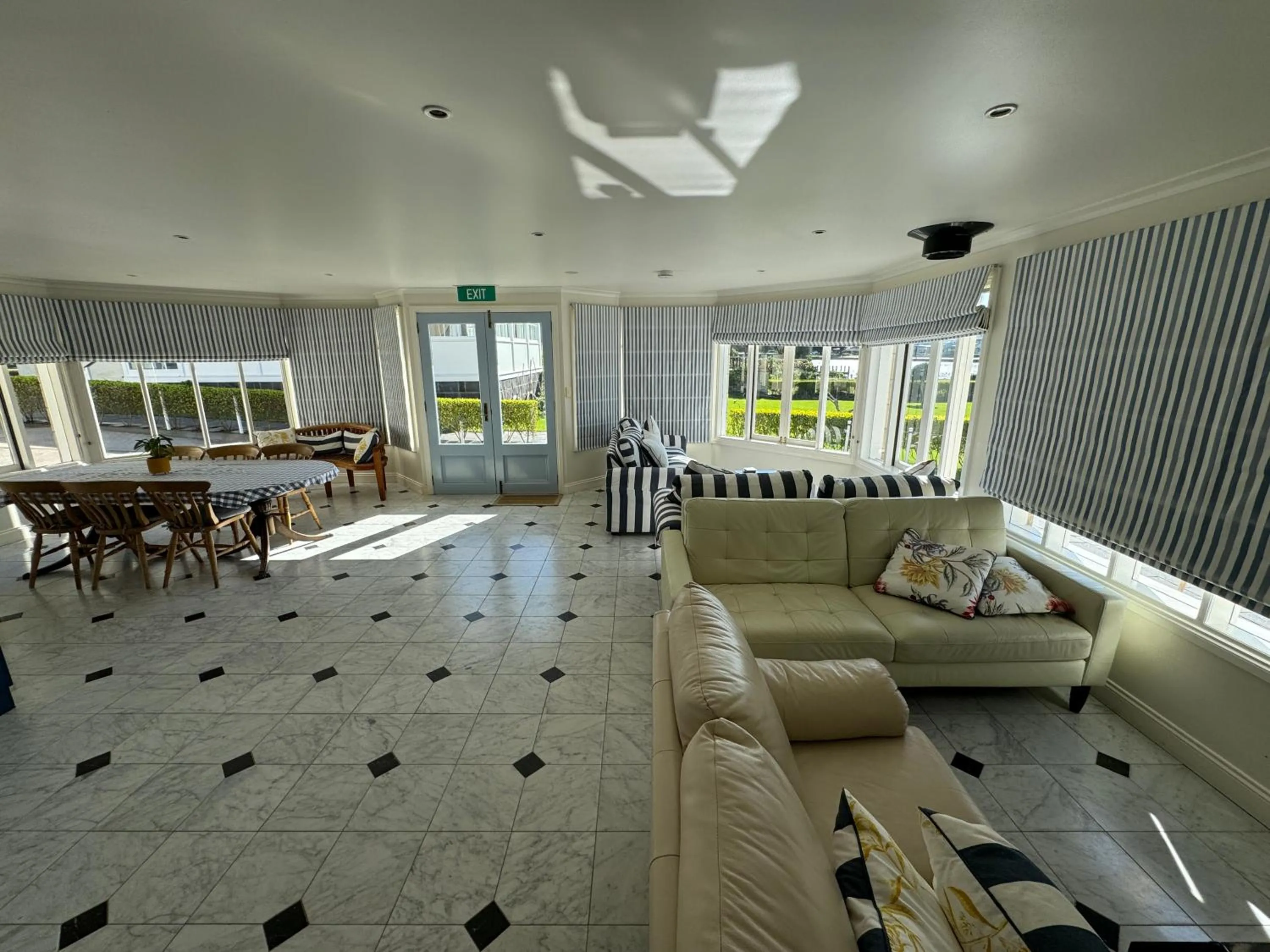 Living room in Douglas Riverside