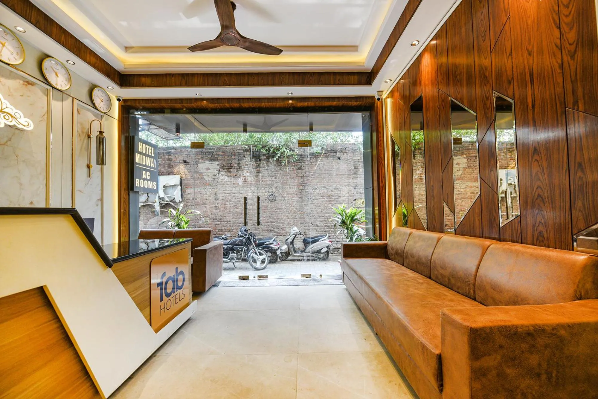 Lobby or reception, Bed in FabHotel Midway