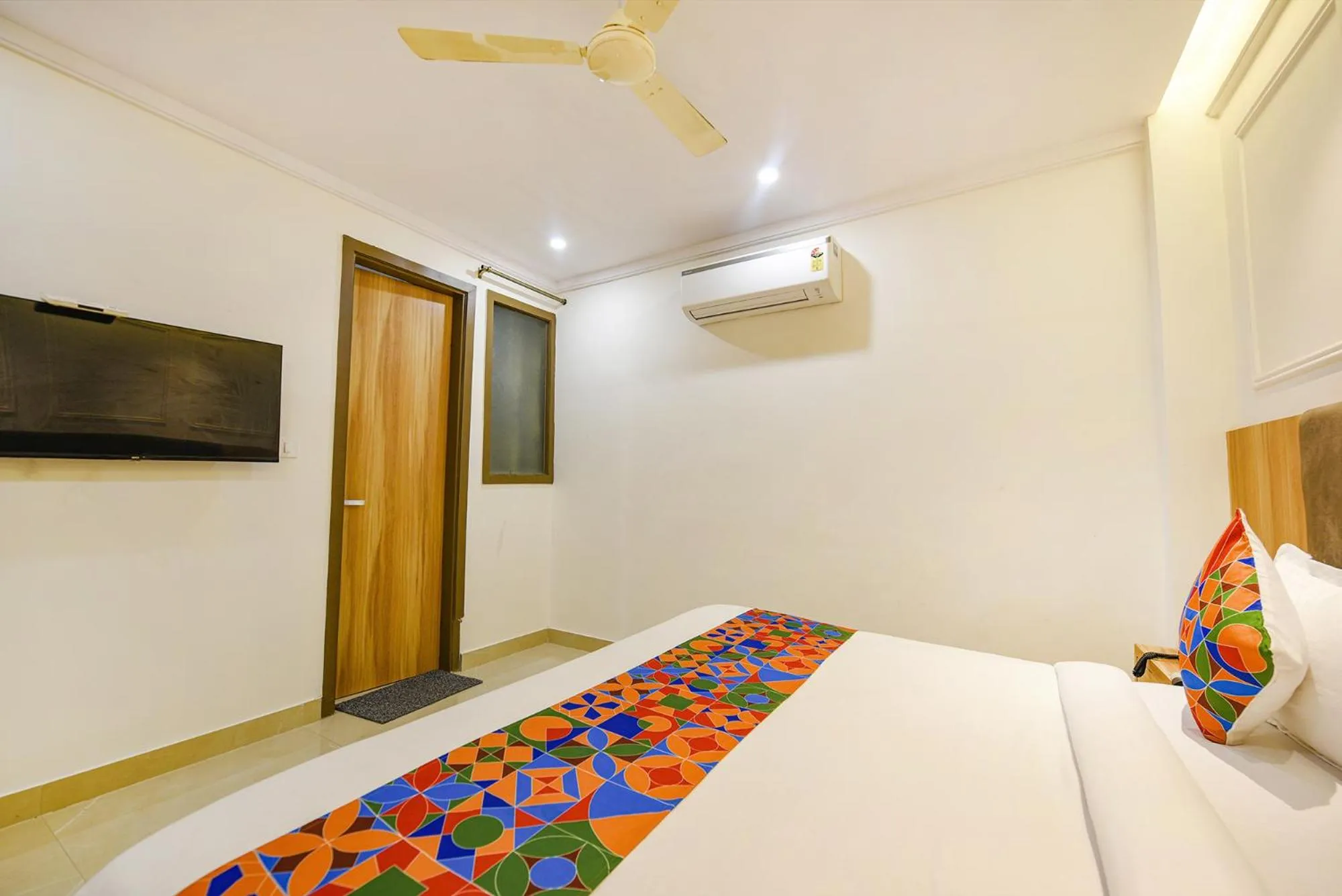 Bed in FabHotel Midway