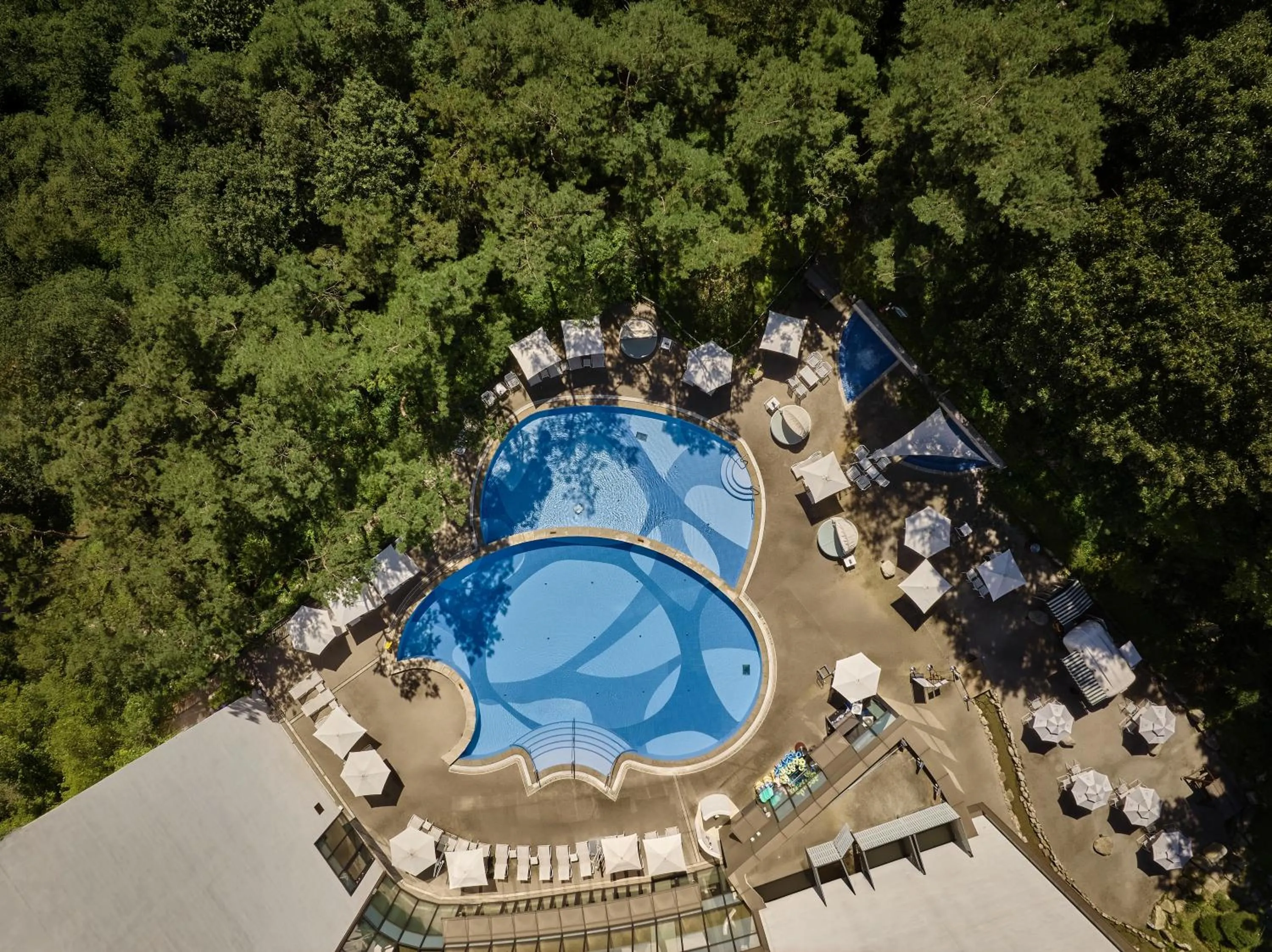 Swimming pool in Anto