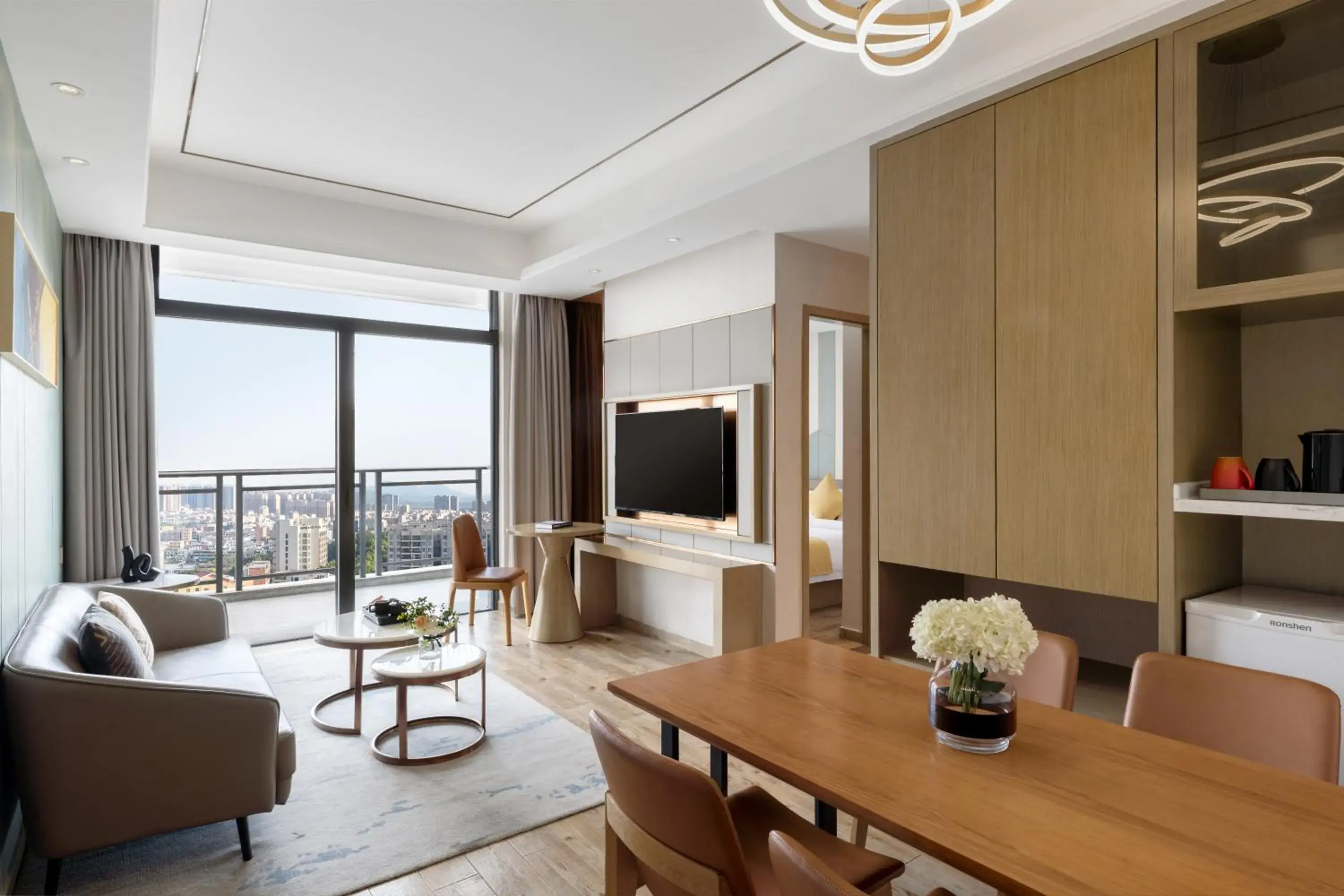Deluxe Queen Room - single occupancy in Poltton International Apartment Haifeng Branch Deluxe Queen Room - single occupancy in Poltton International Apartment Haifeng Branch