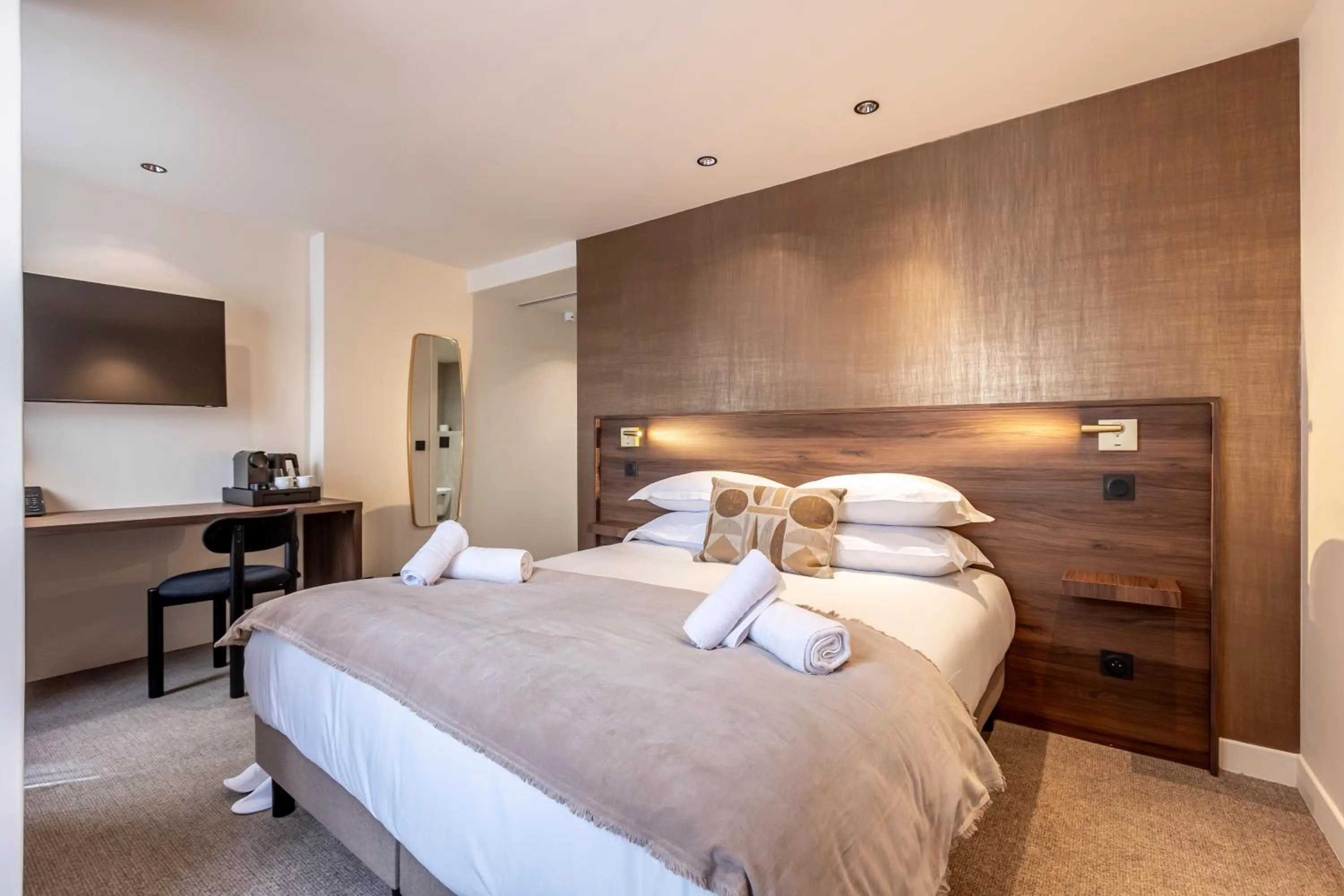 Toilet, Bed in Le Monsieur By Sweett