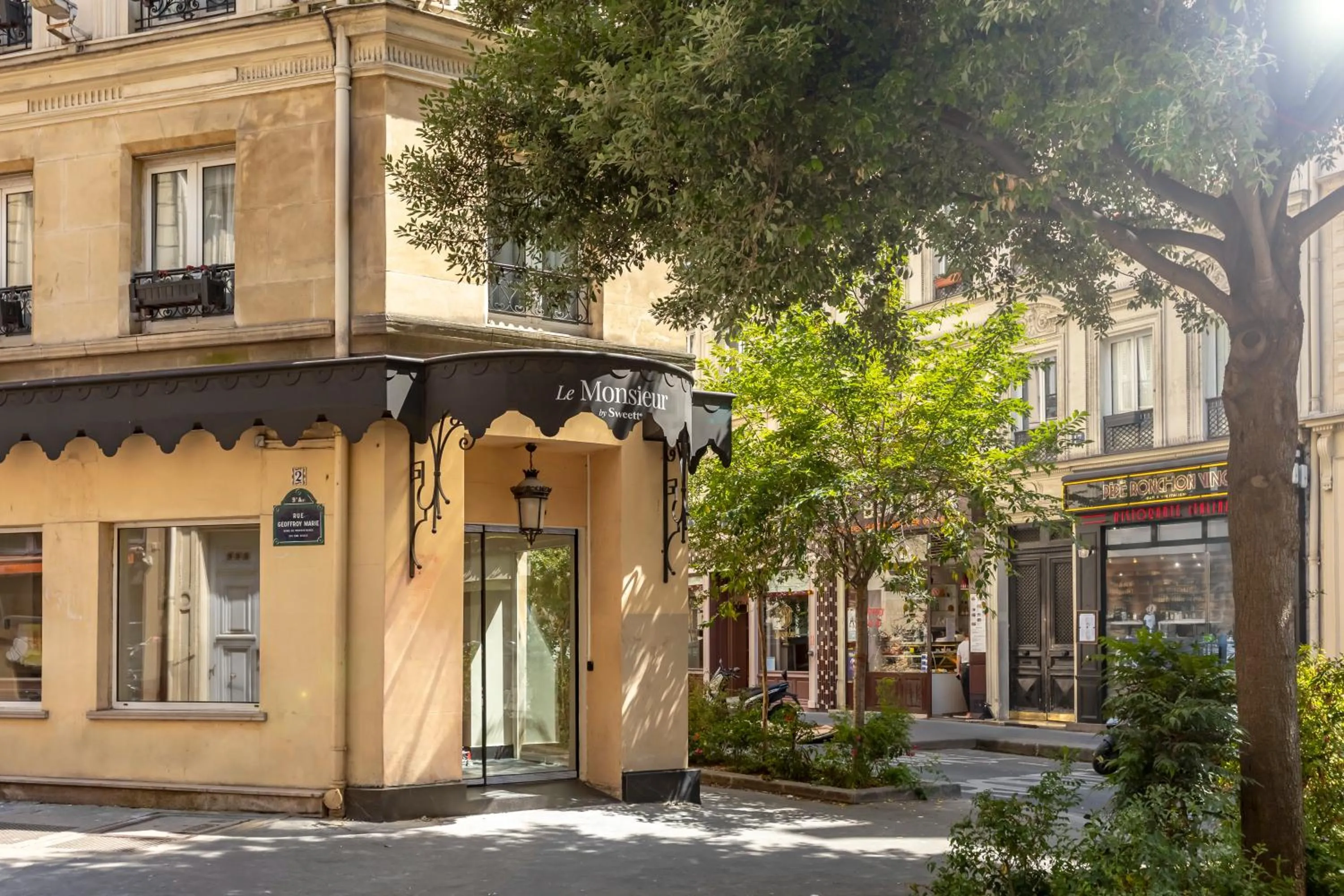 Property building in Le Monsieur By Sweett