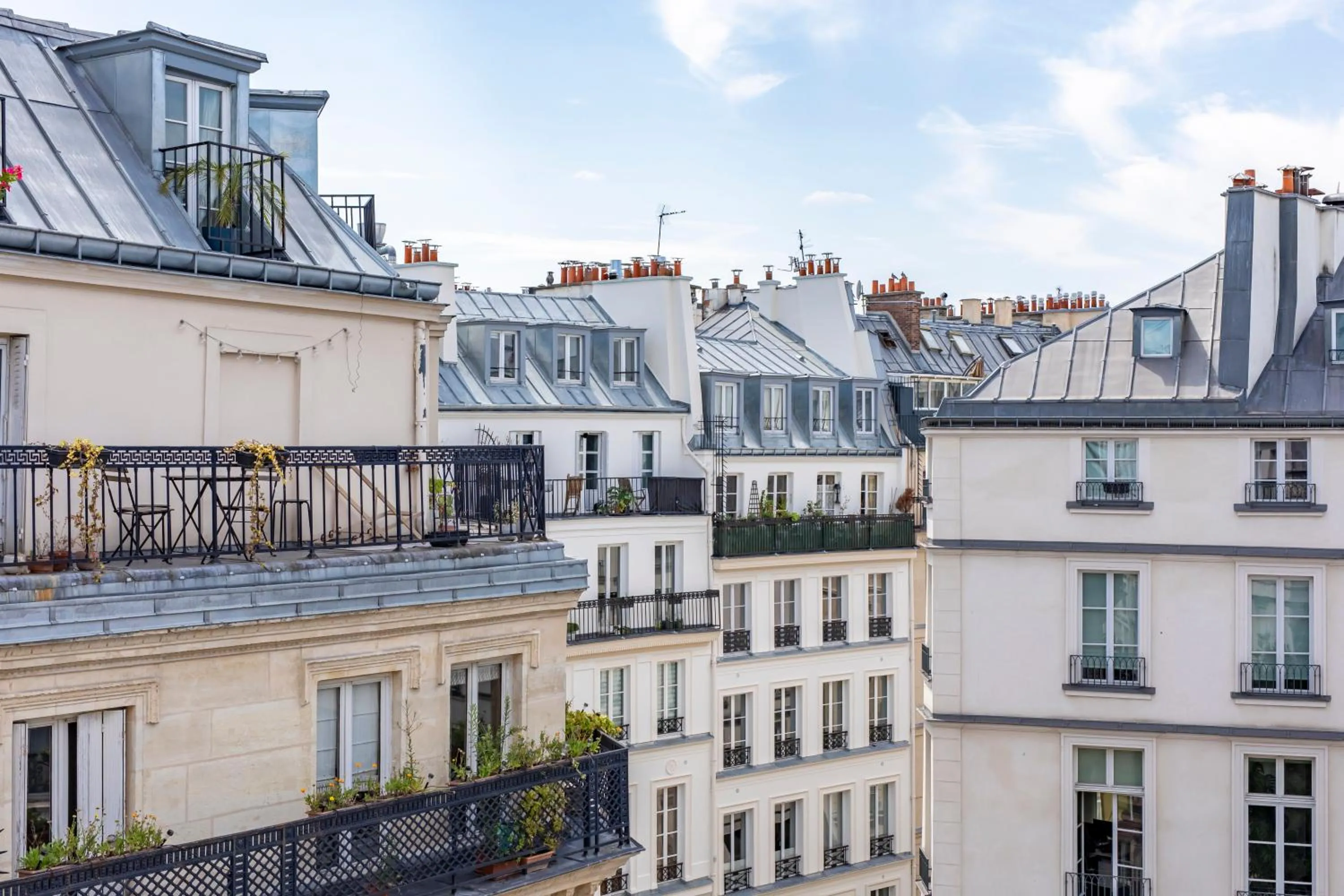 City view in Le Monsieur By Sweett