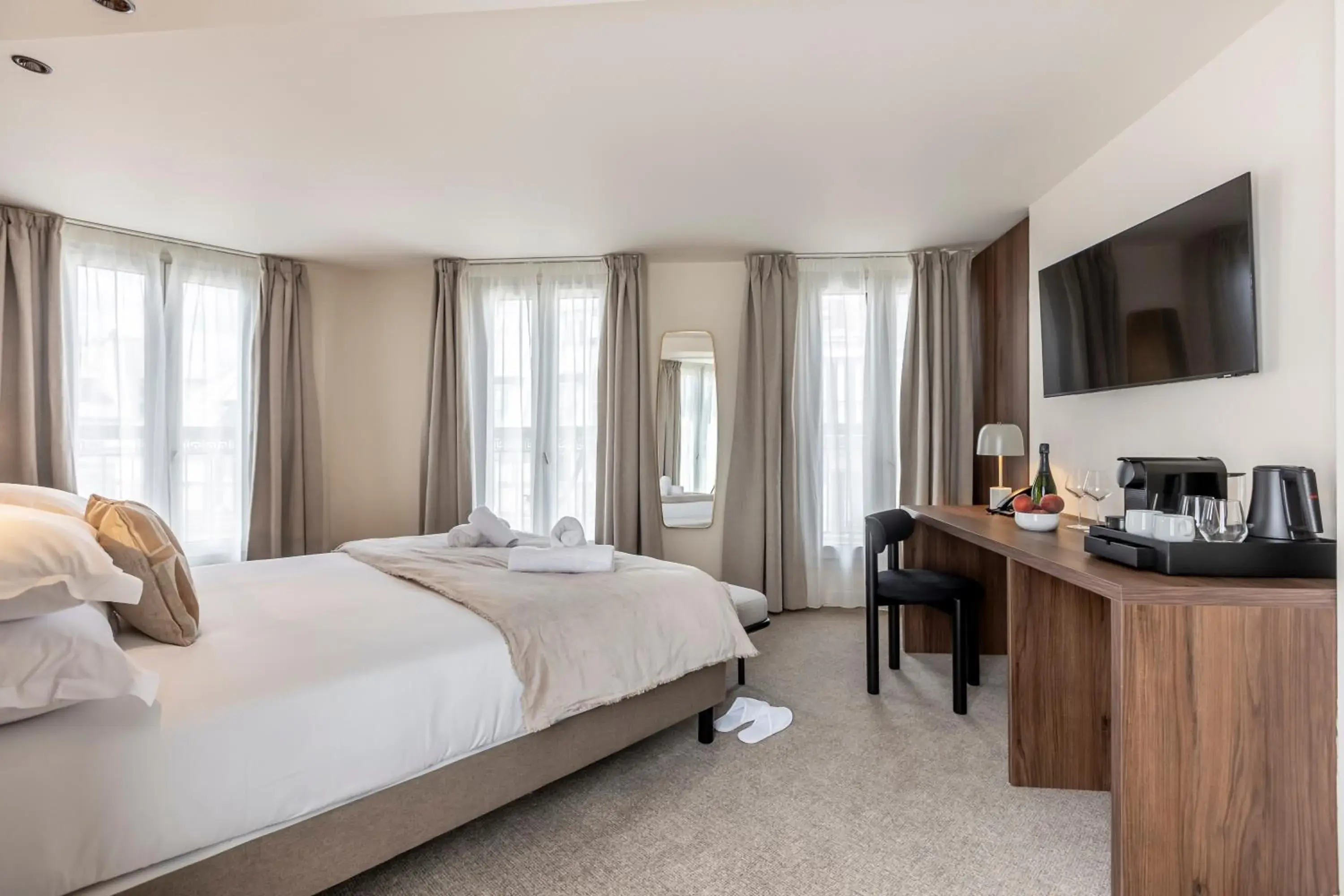 Deluxe Double Room in Le Monsieur By Sweett Deluxe Double Room in Le Monsieur By Sweett