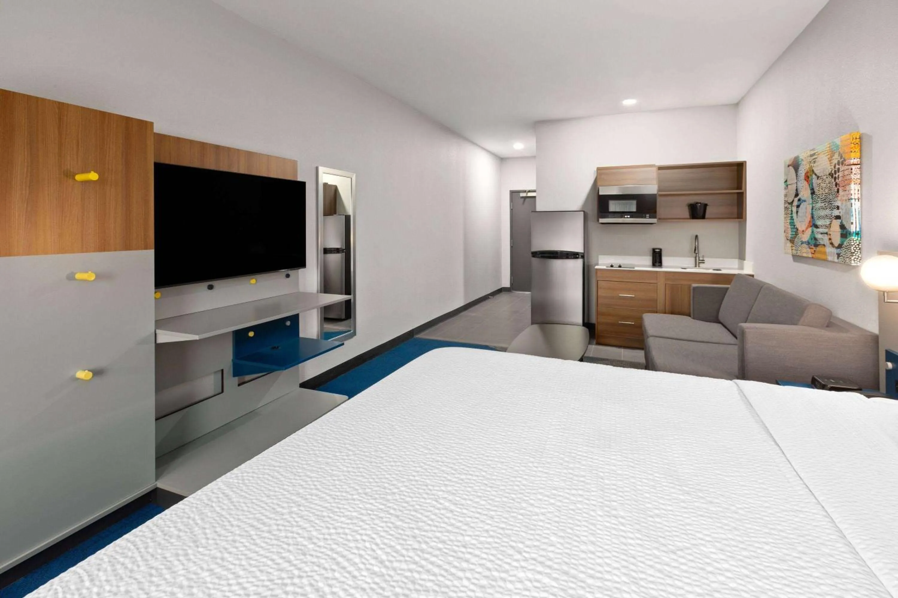 Photo of the whole room, Bed in Microtel Inn & Suites by Wyndham Olive Branch