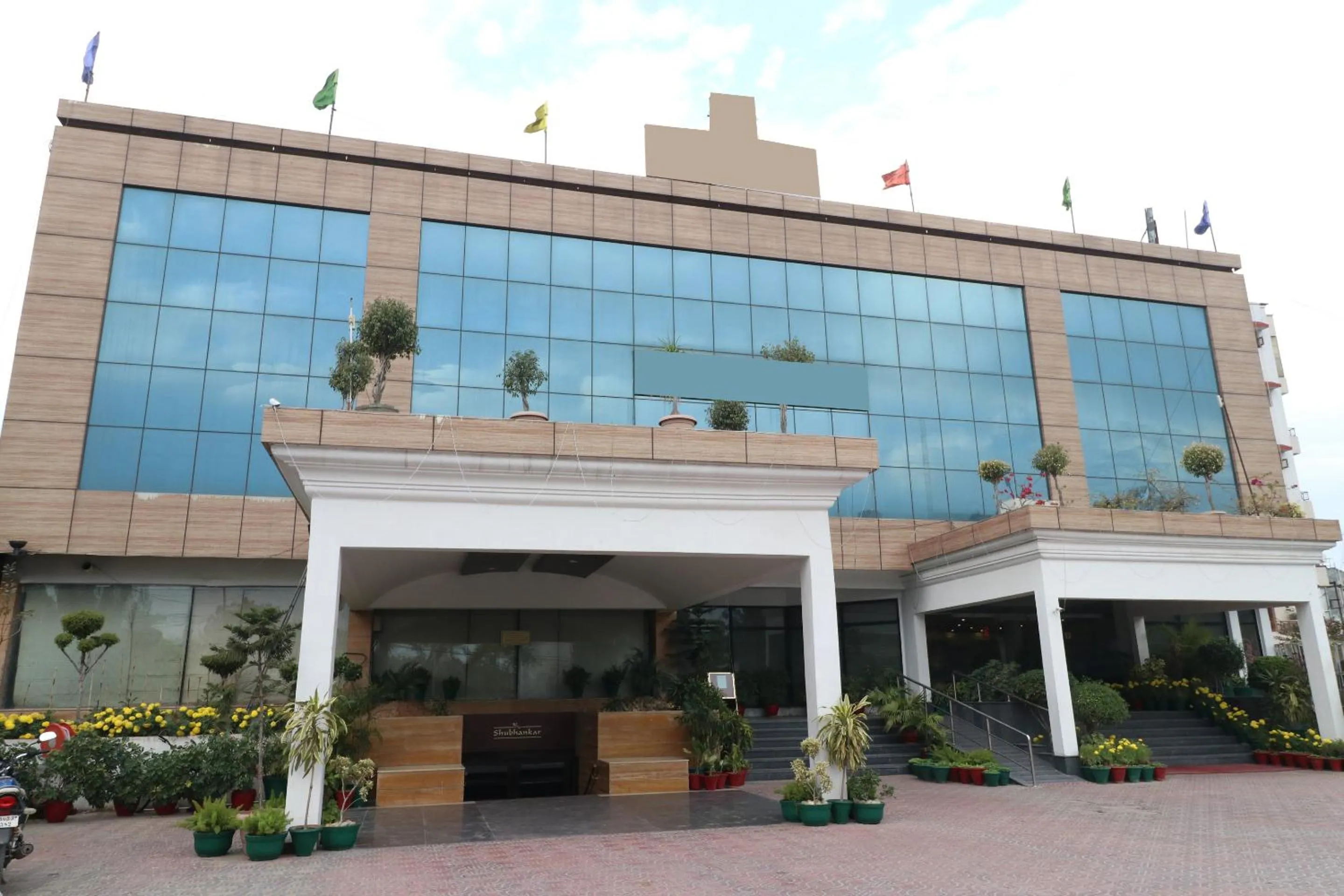 Facade/entrance in Hotel Shagun Chandigarh Zirakpur