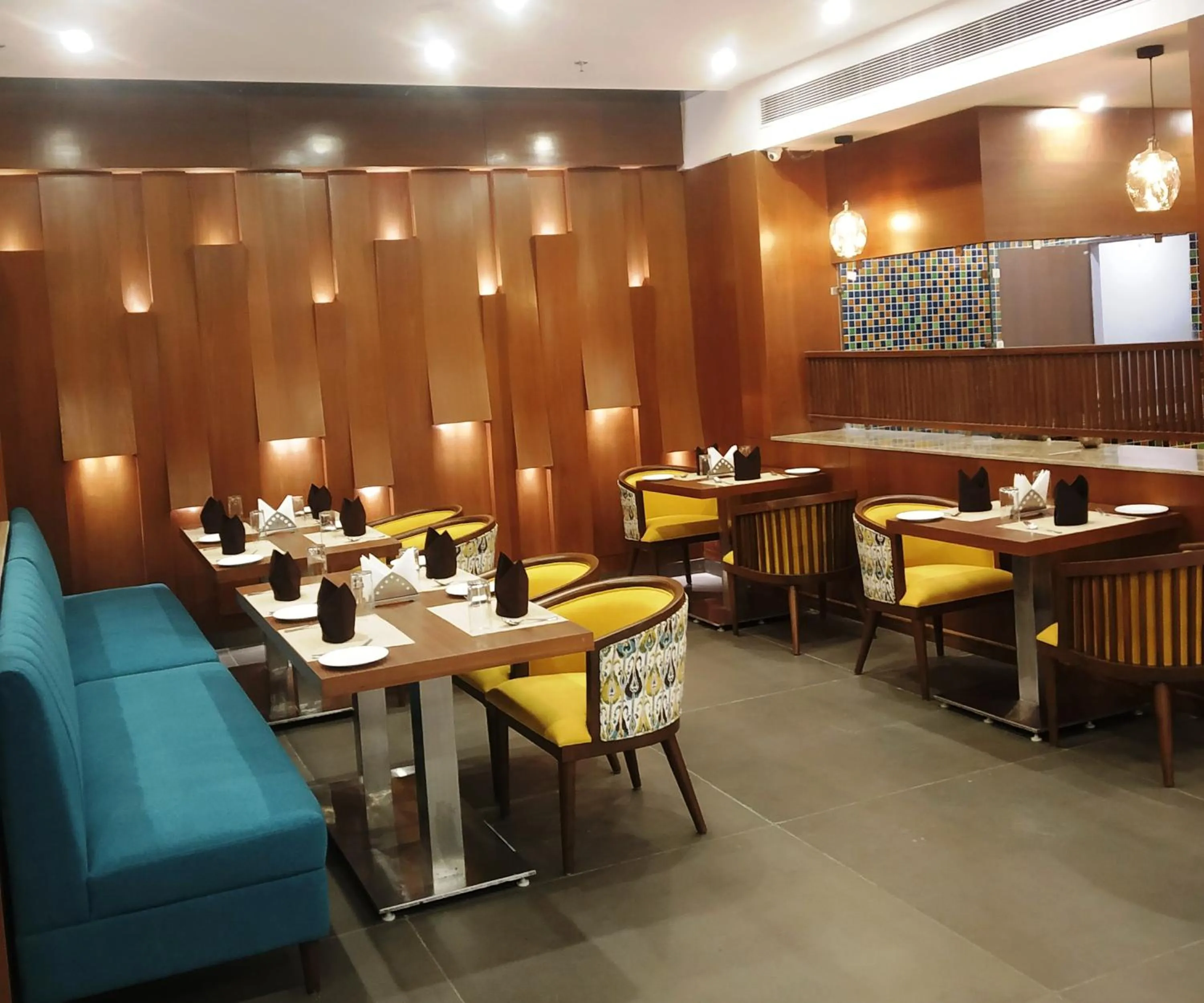 Restaurant/places to eat in Hotel Shagun Chandigarh Zirakpur
