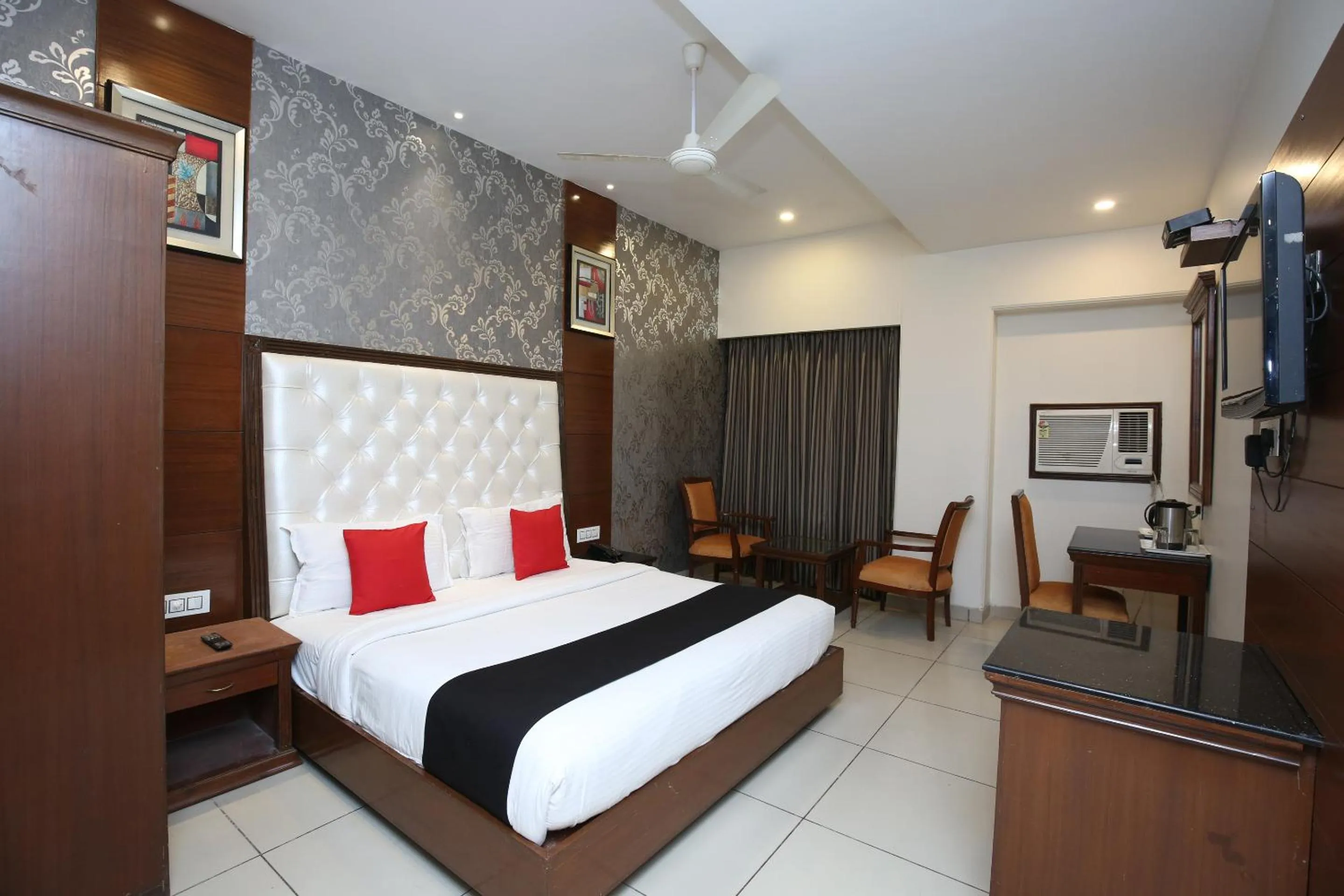 Bedroom, Bed in Hotel Shagun Chandigarh Zirakpur