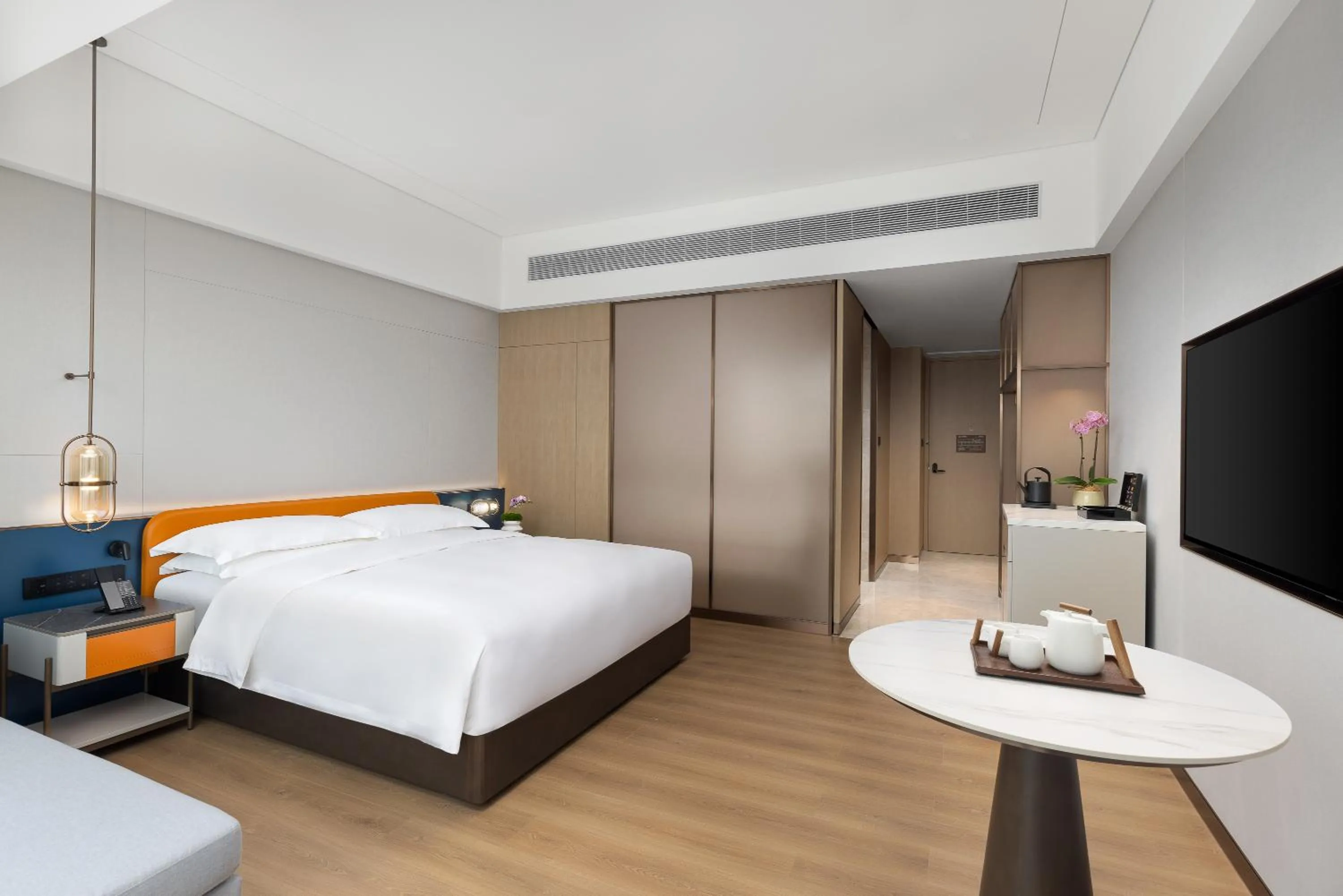 Photo of the whole room, Bed in The Perennial Tianjin, A Jdv By Hyatt Hotel