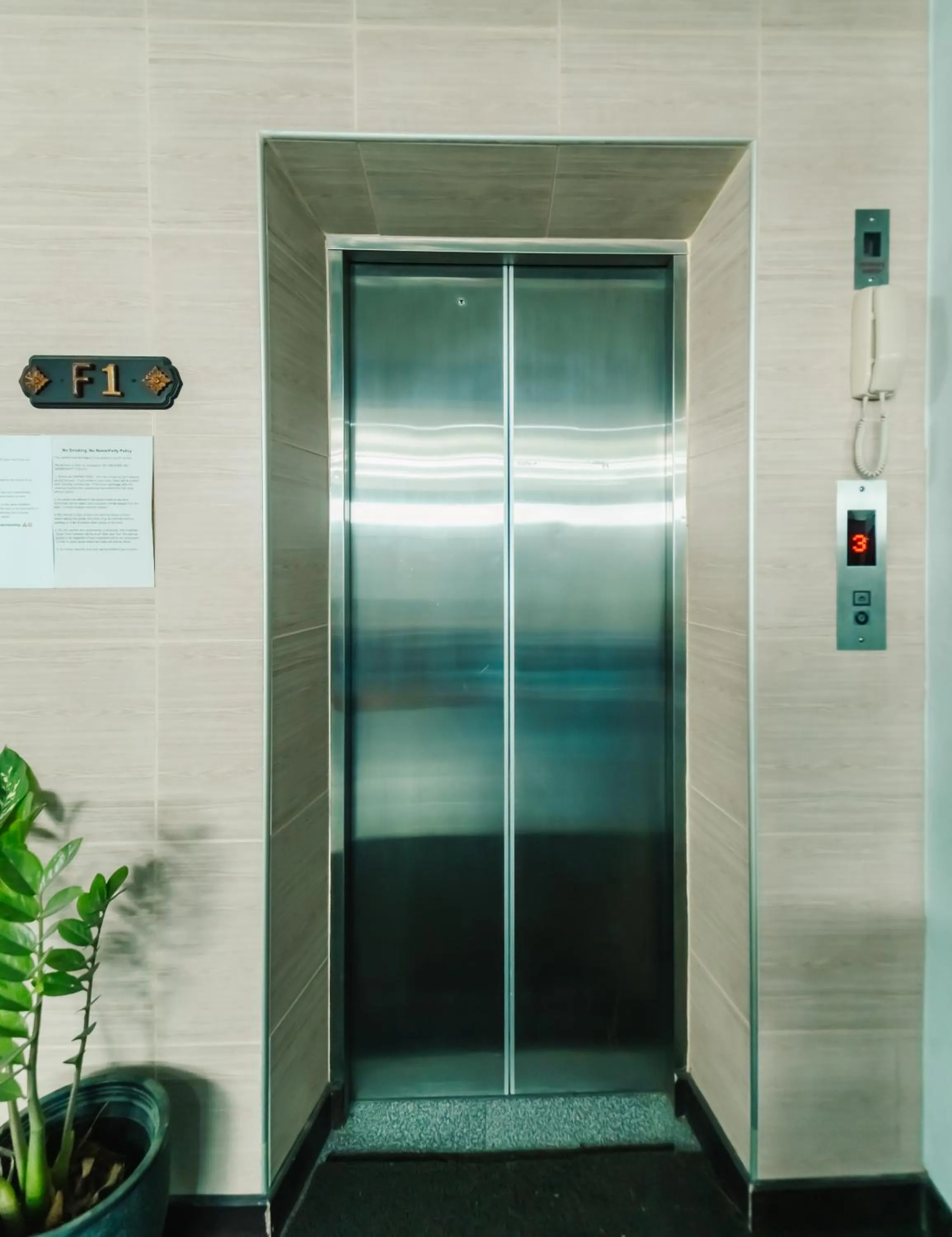 elevator in Saiyuan Residence Phuket