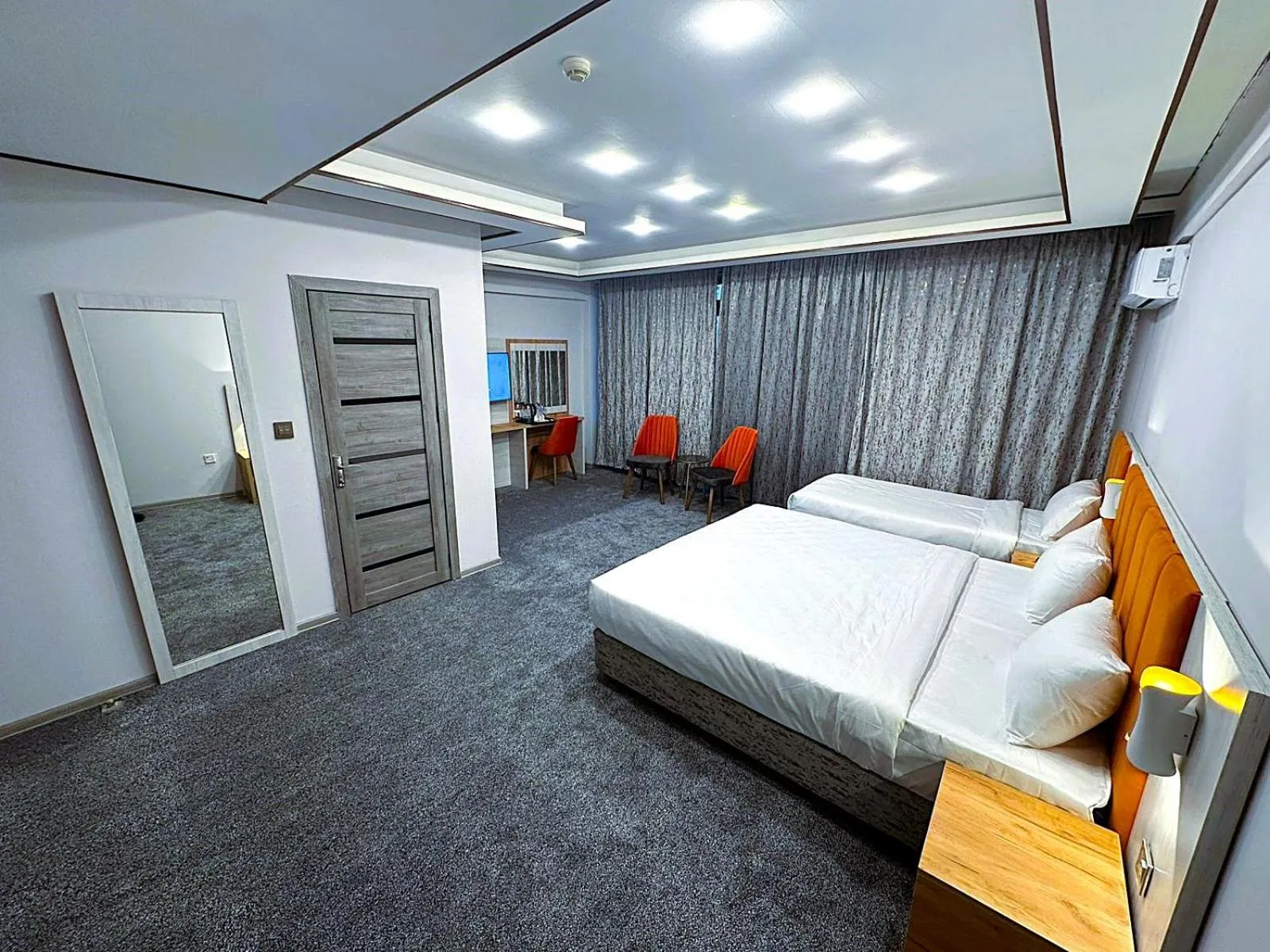 Photo of the whole room, Bed in Amazon Hotel - Free Massage