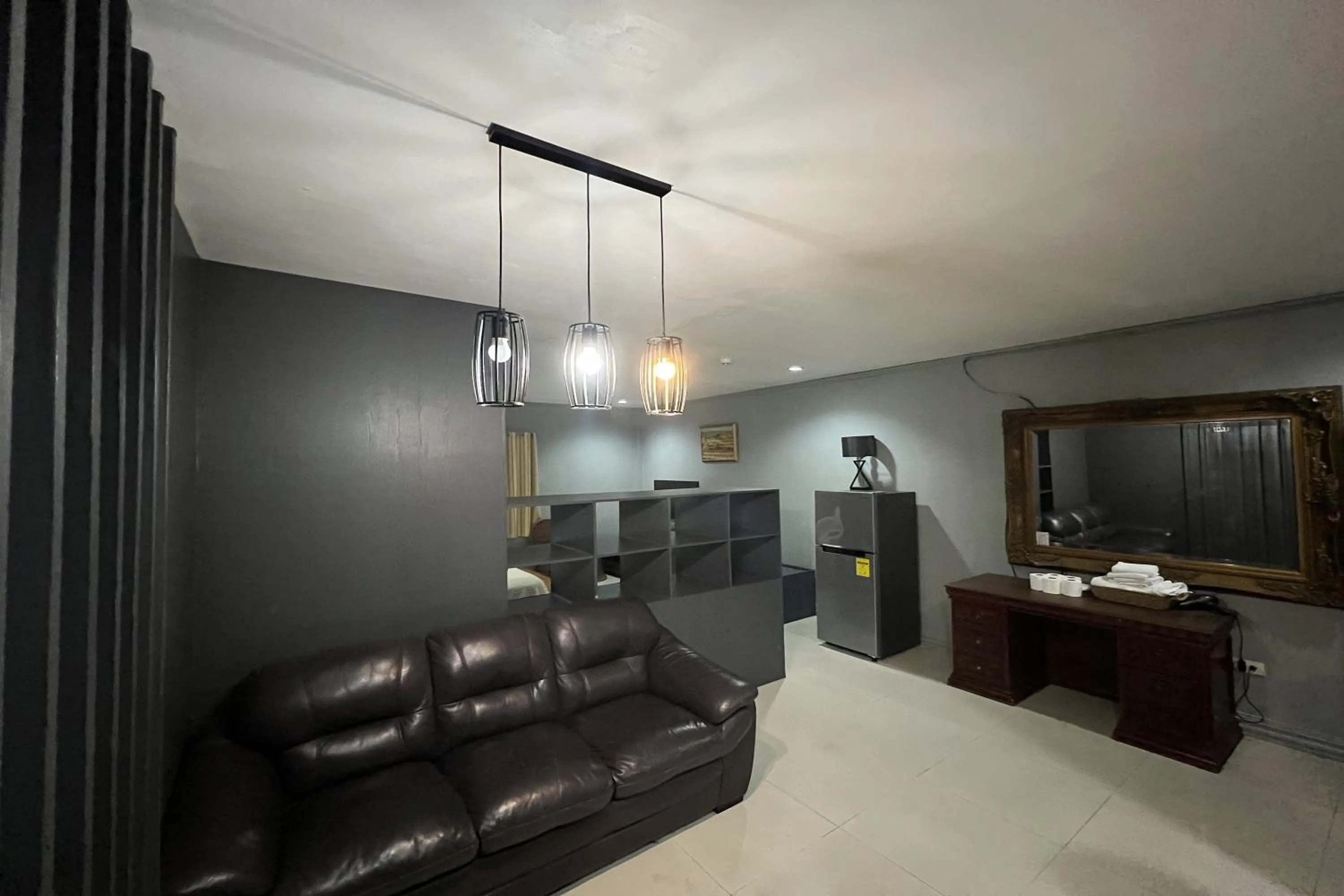 Seating area in Garden Suite Hotel near Koreatown