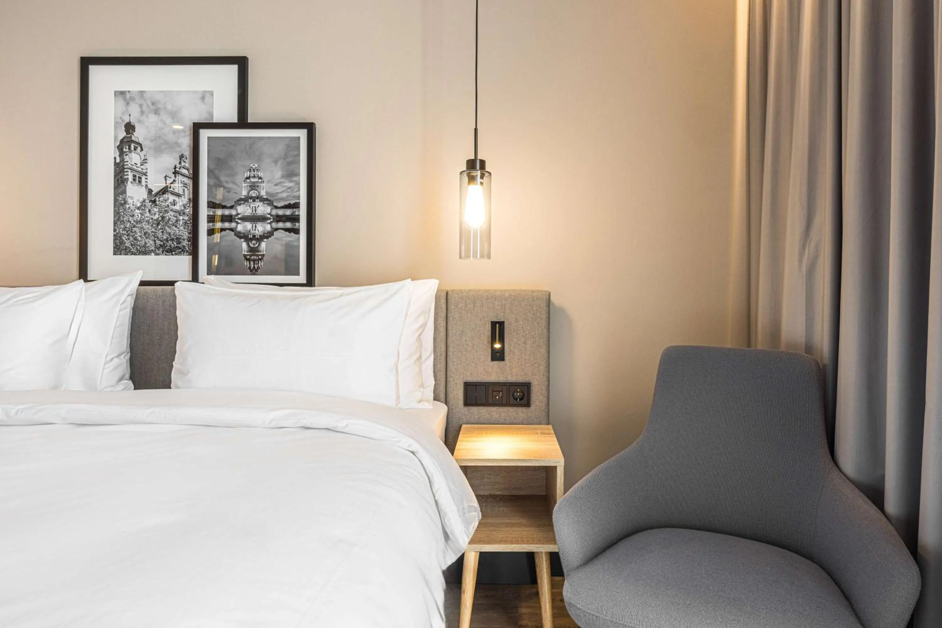 Bedroom, Bed in Radisson Hotel Leipzig