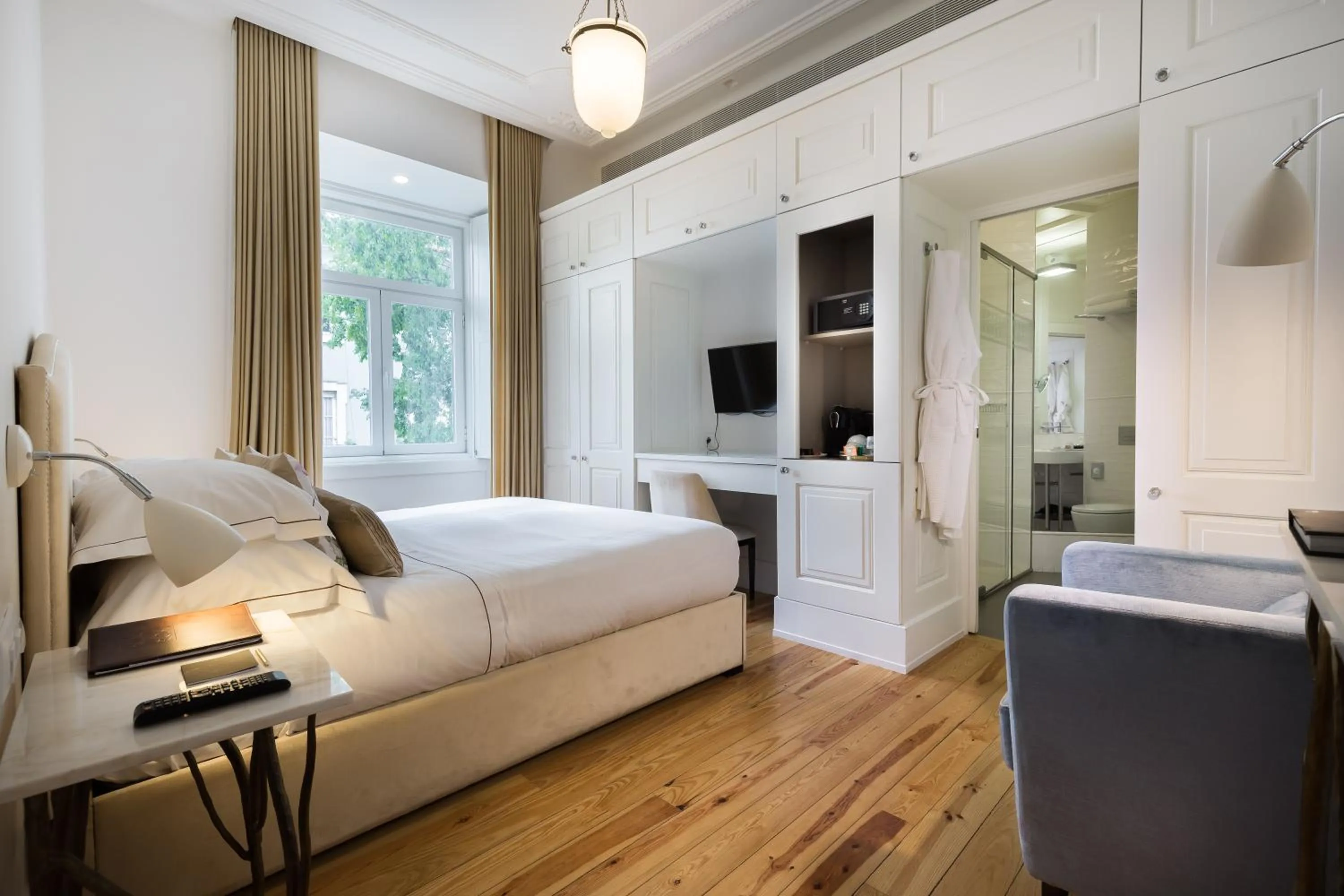 Bedroom, Bed in Santiago de Alfama - Boutique Hotel