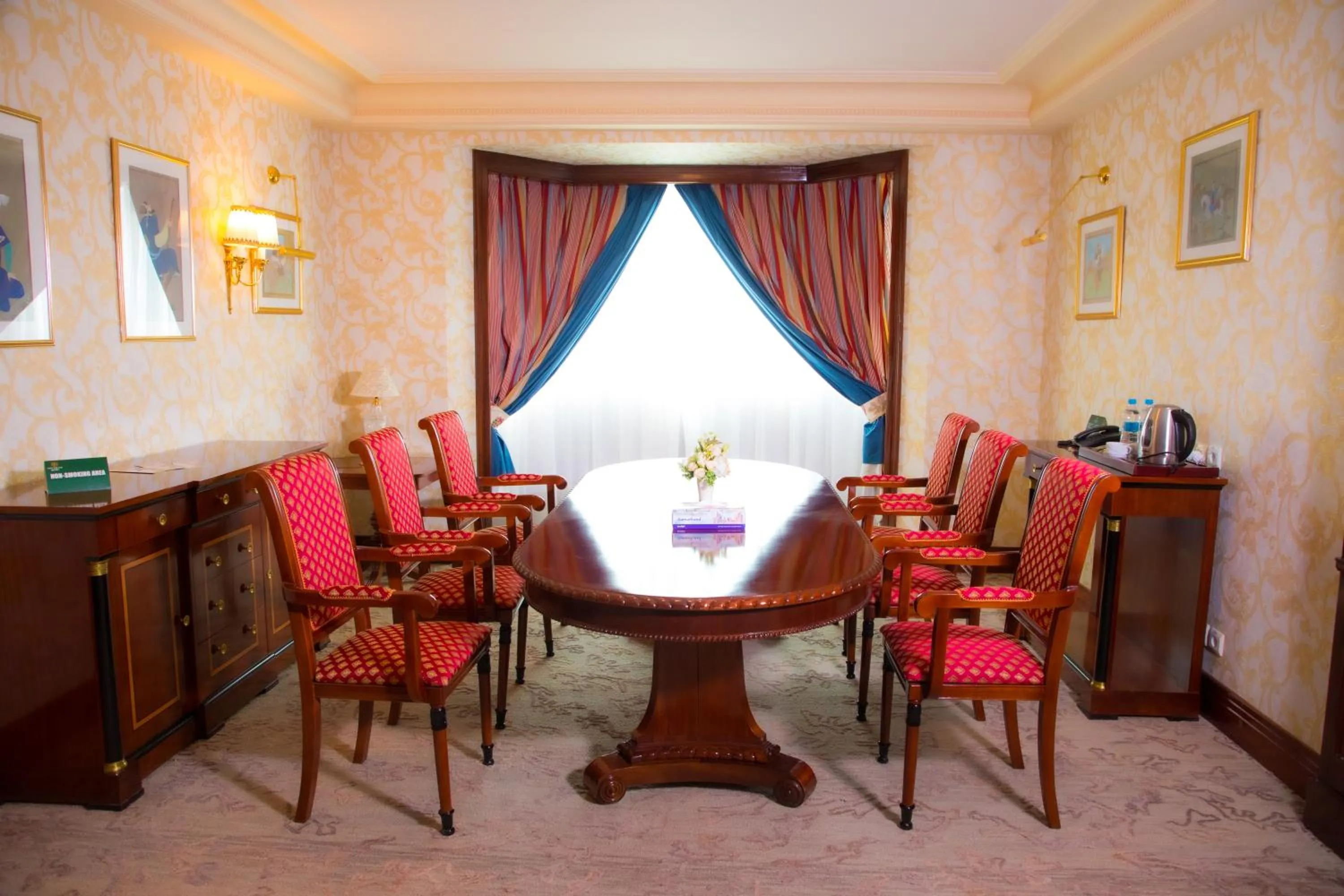 Living room in City Palace Hotel Tashkent