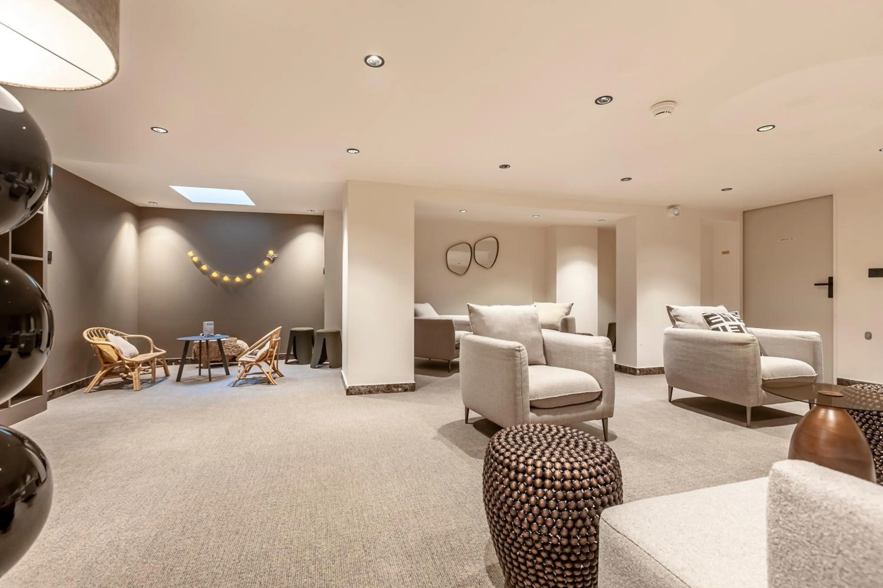 Communal lounge/ TV room in Le Madame By Sweett