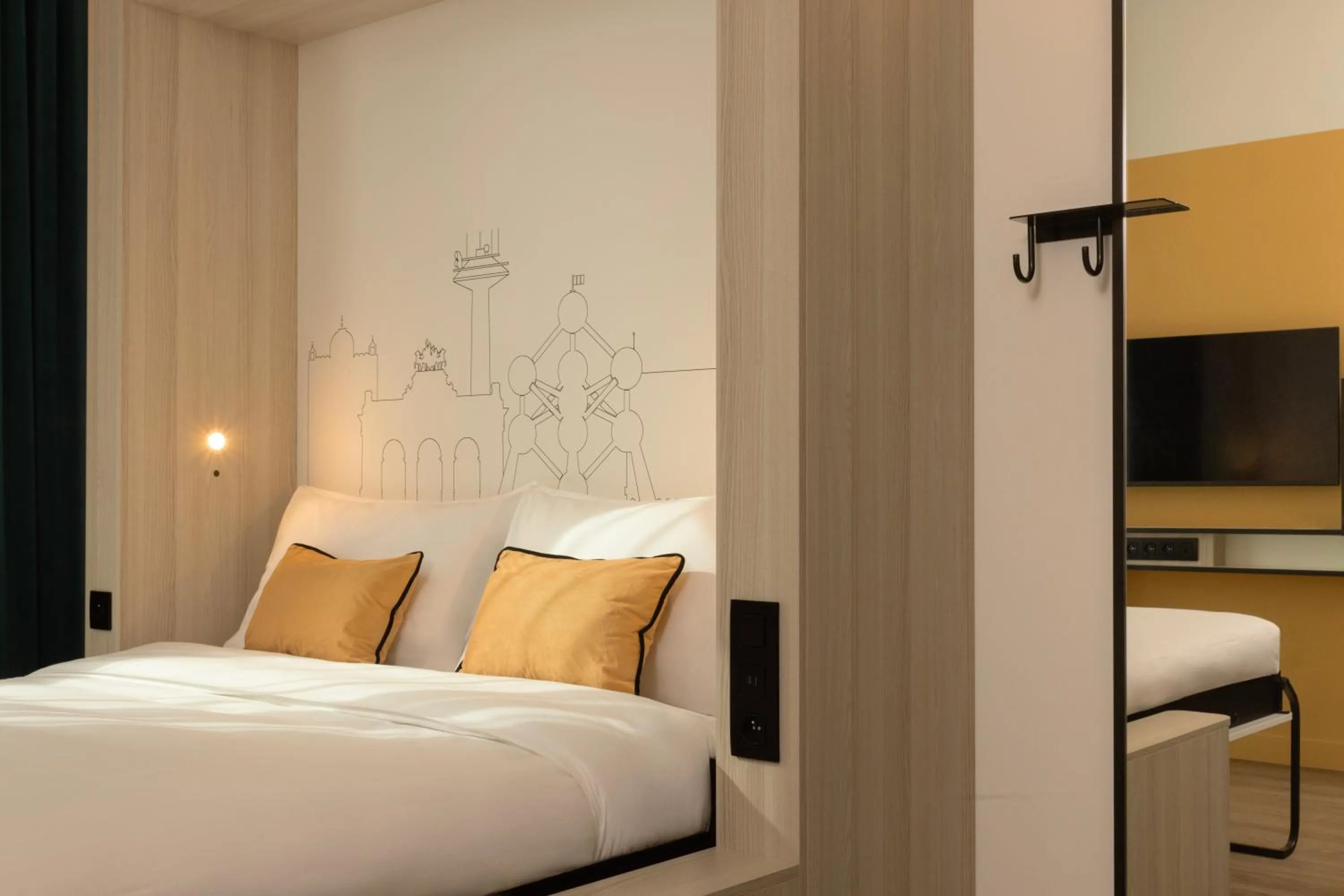 Bed in Aparthotel Adagio Access Brussels Airport