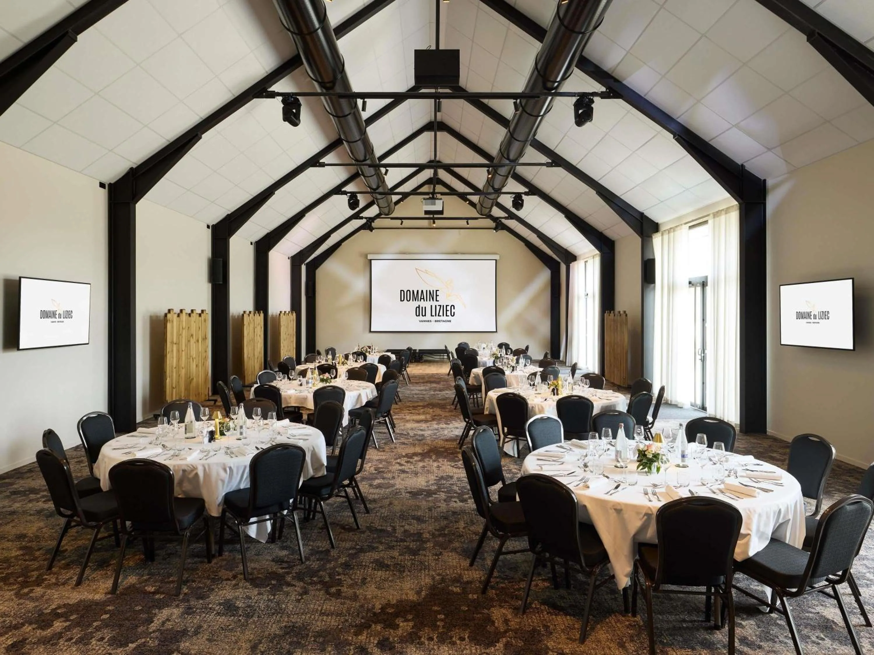 Meeting/conference room in Domaine du Liziec Vannes - MGallery Collection
