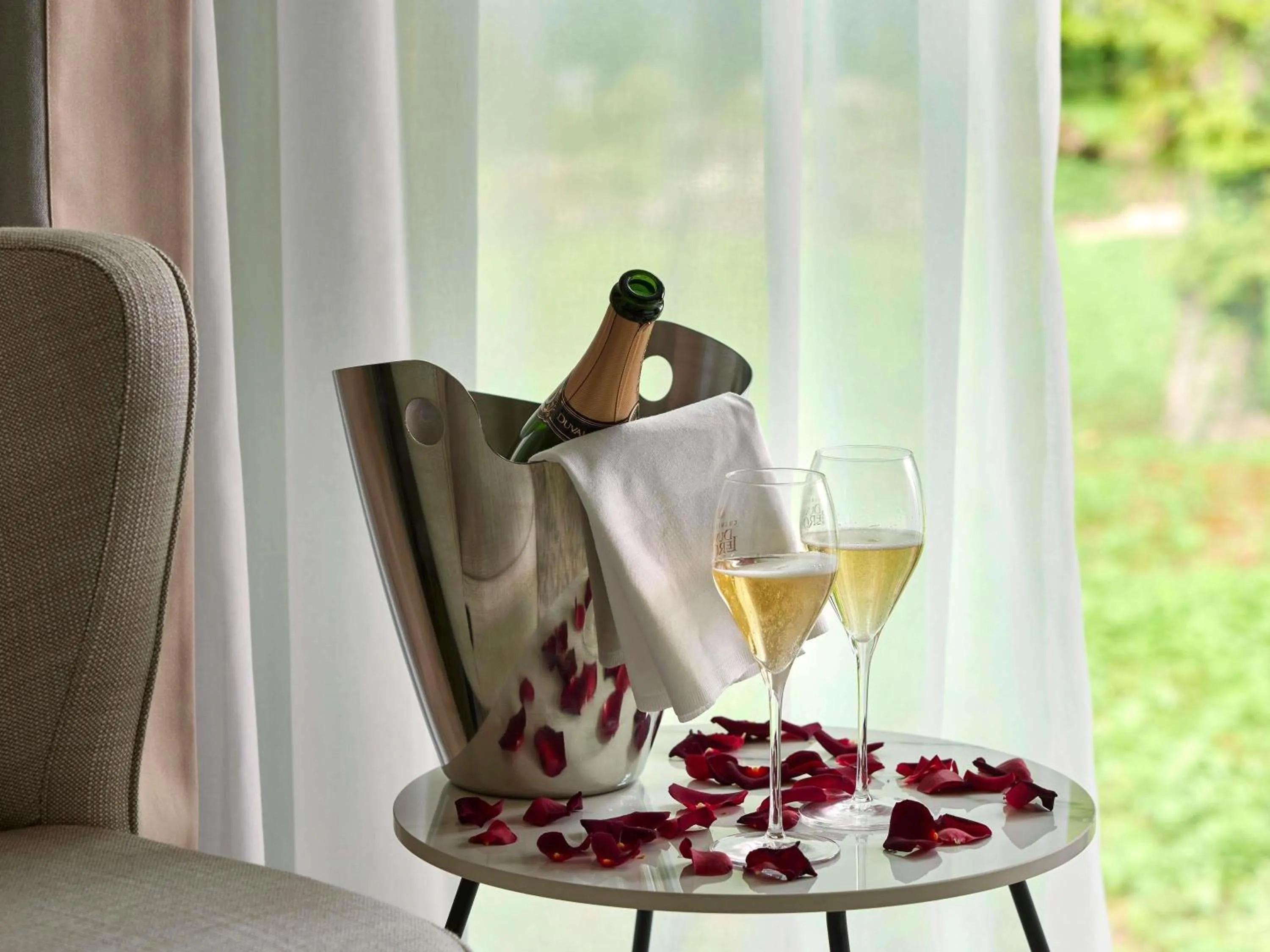 Bedroom in Domaine du Liziec Vannes - MGallery Collection