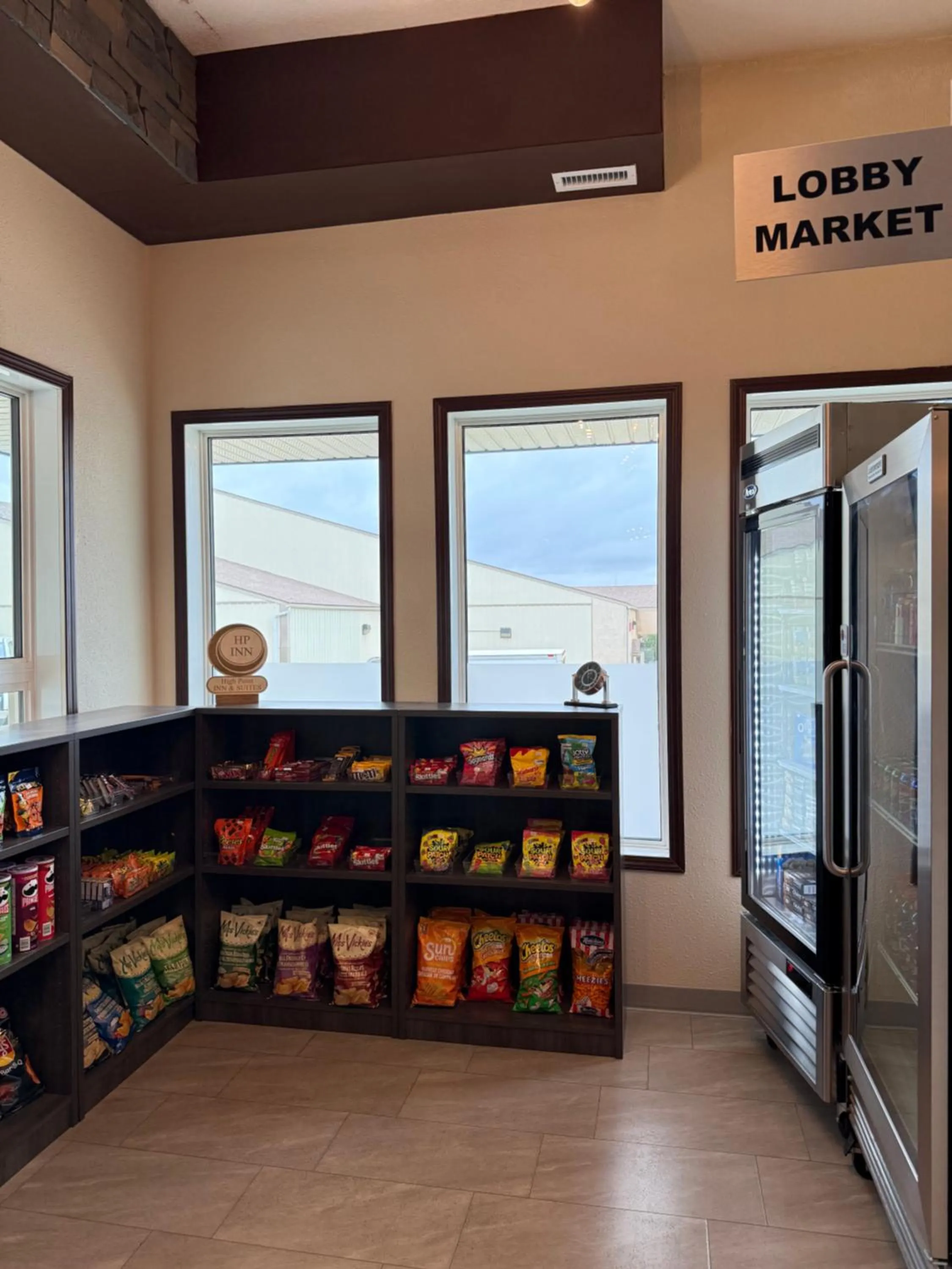 On-site shops in High Point Inn & Suites Peace River