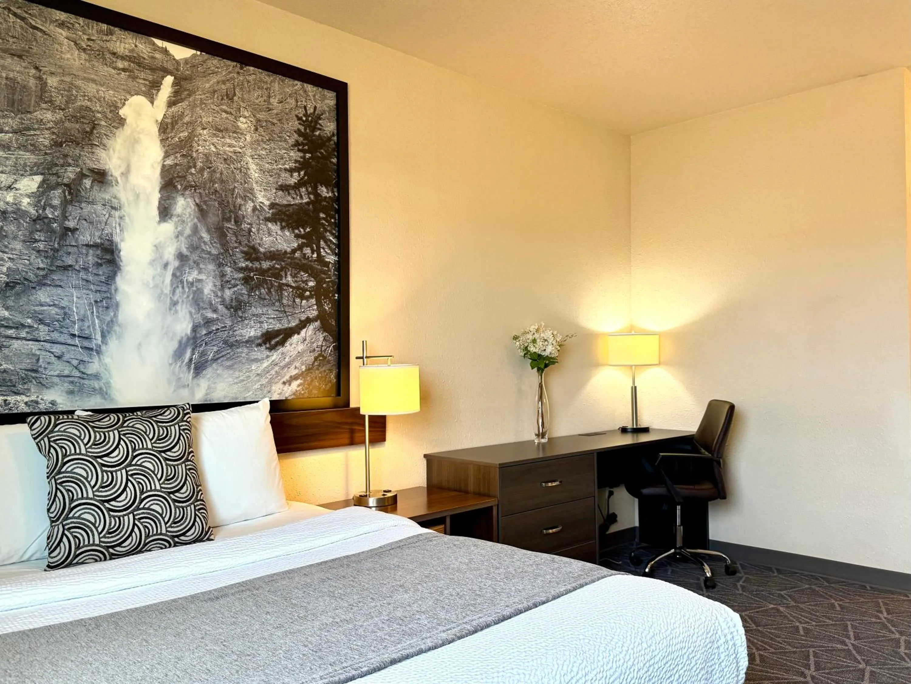 Bed in High Point Inn & Suites Peace River