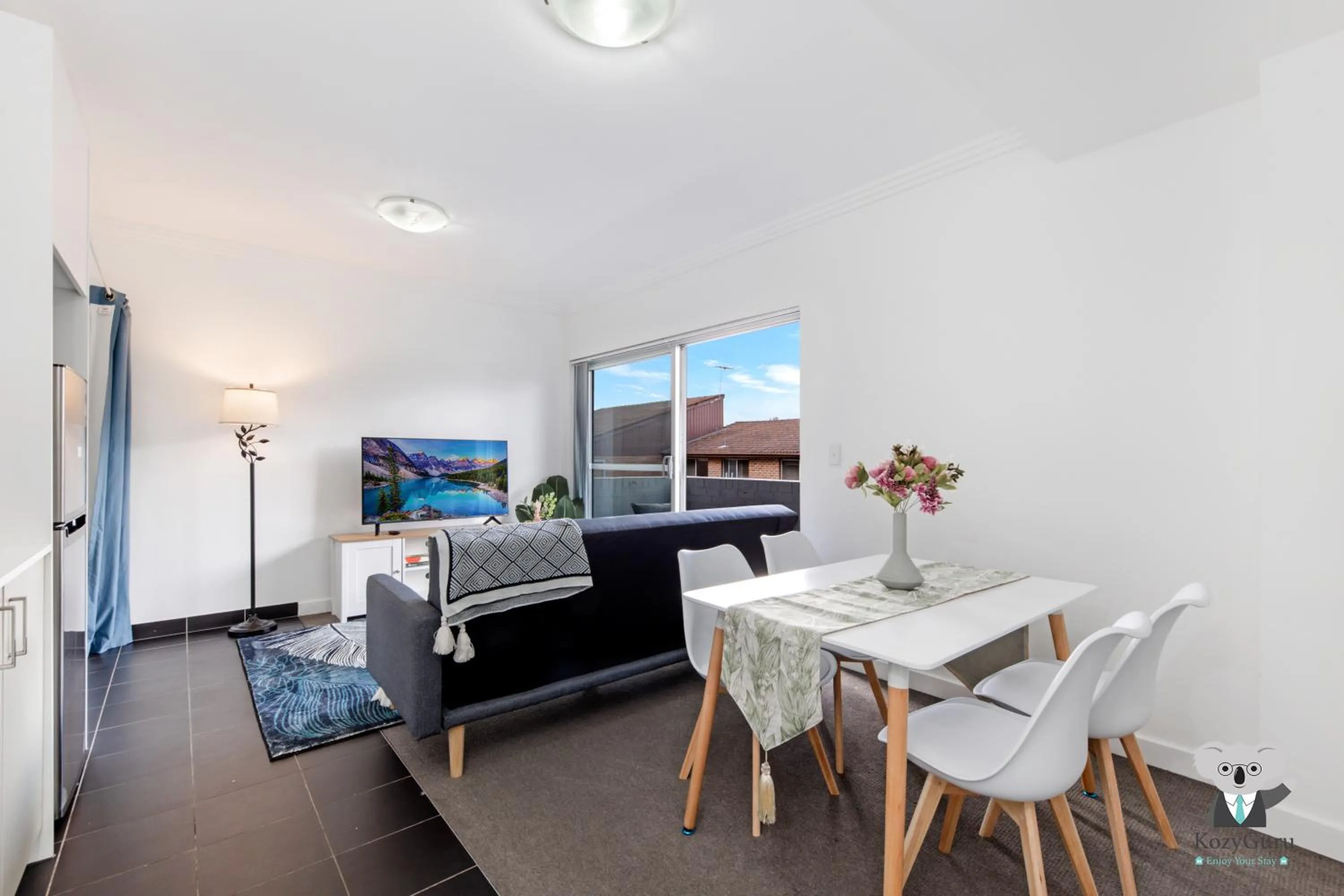 KozyGuru | Harris Park | Charming 1R Two-story Apt