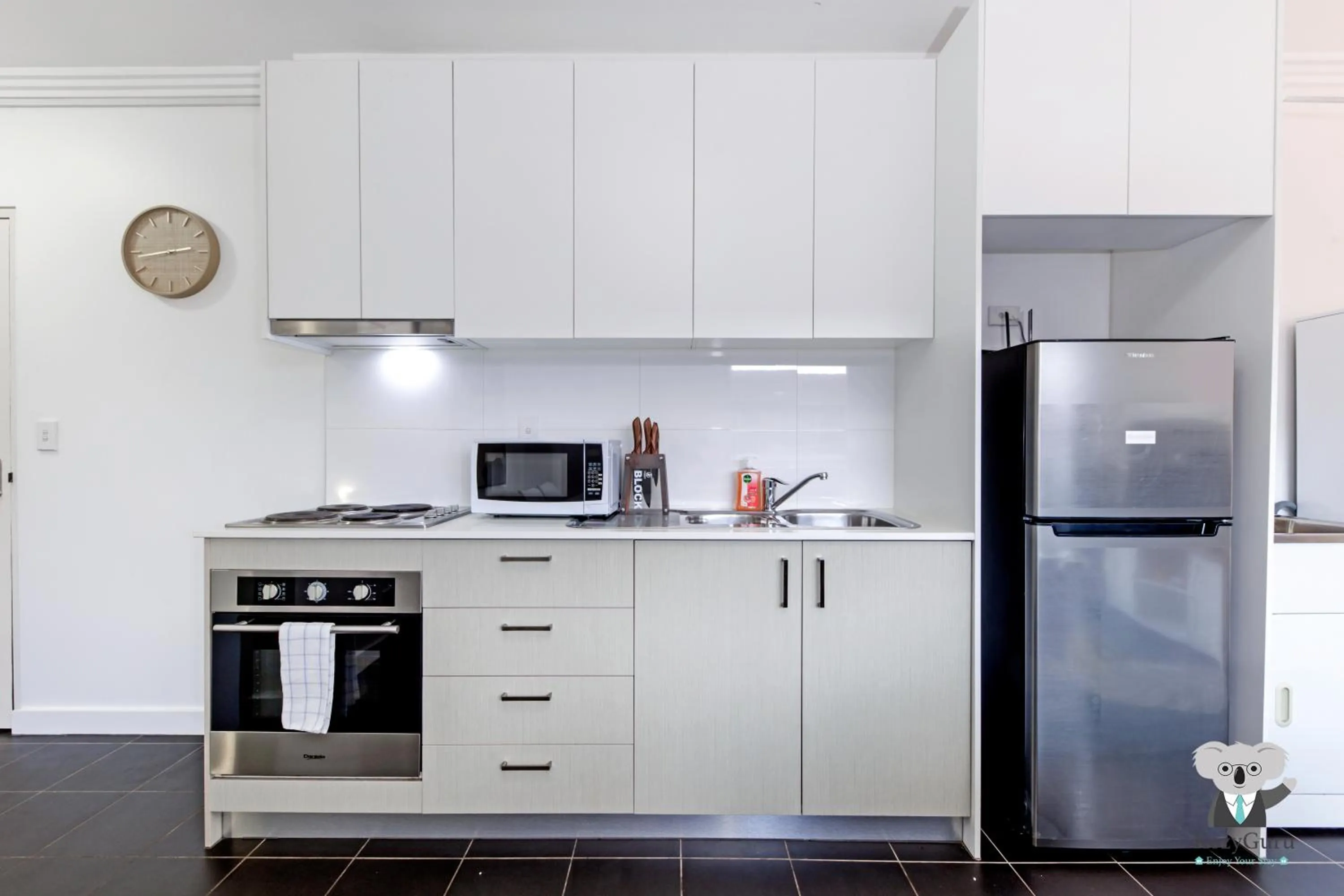 KozyGuru | Harris Park | Charming 1R Two-story Apt