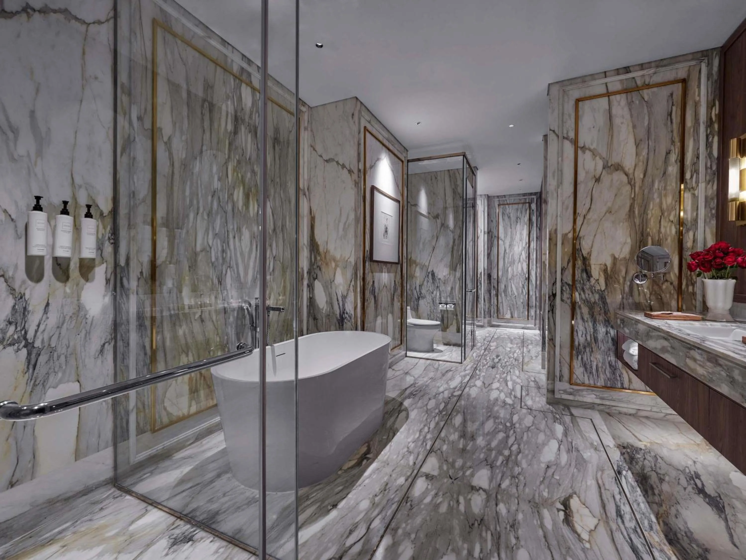 Bedroom in Swissôtel Nusantara