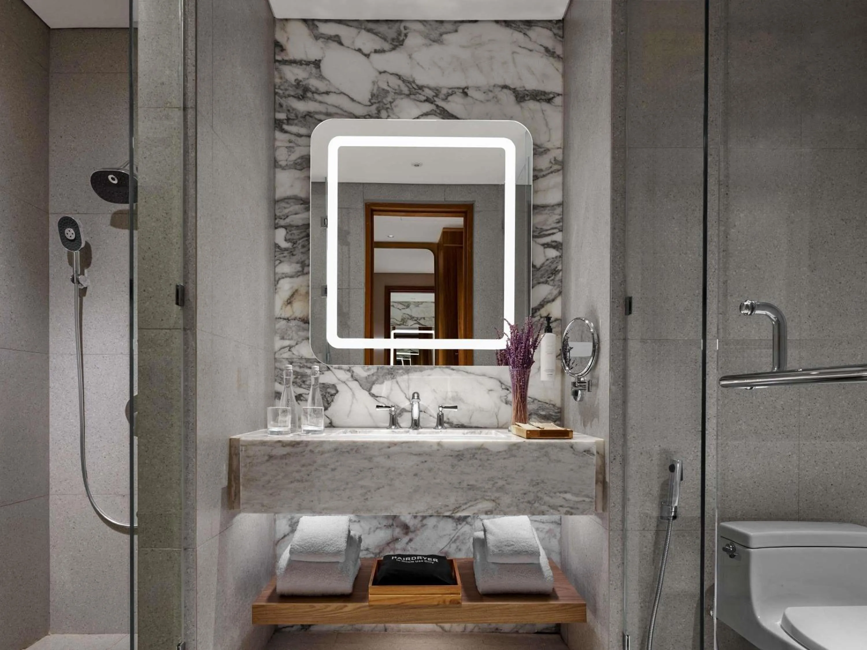 Bedroom in Swissôtel Nusantara