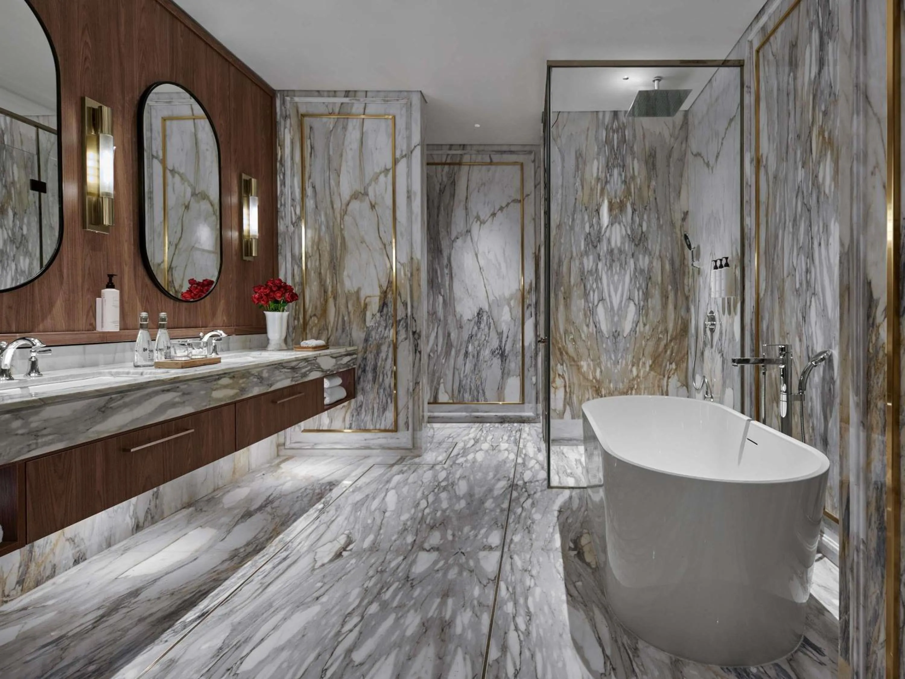 Bedroom in Swissôtel Nusantara