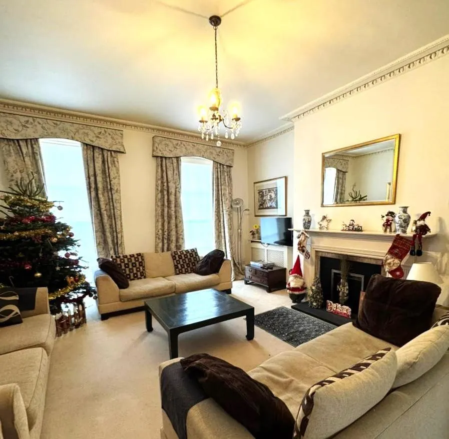 Living room in East Pallant Bed and Breakfast, Located in Large Georgian Townhouse in Central Chichester
