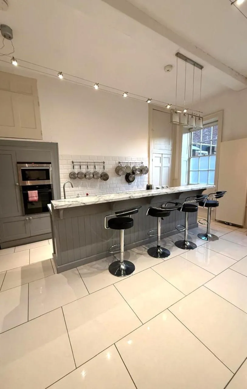 Kitchen or kitchenette in East Pallant Bed and Breakfast, Located in Large Georgian Townhouse in Central Chichester