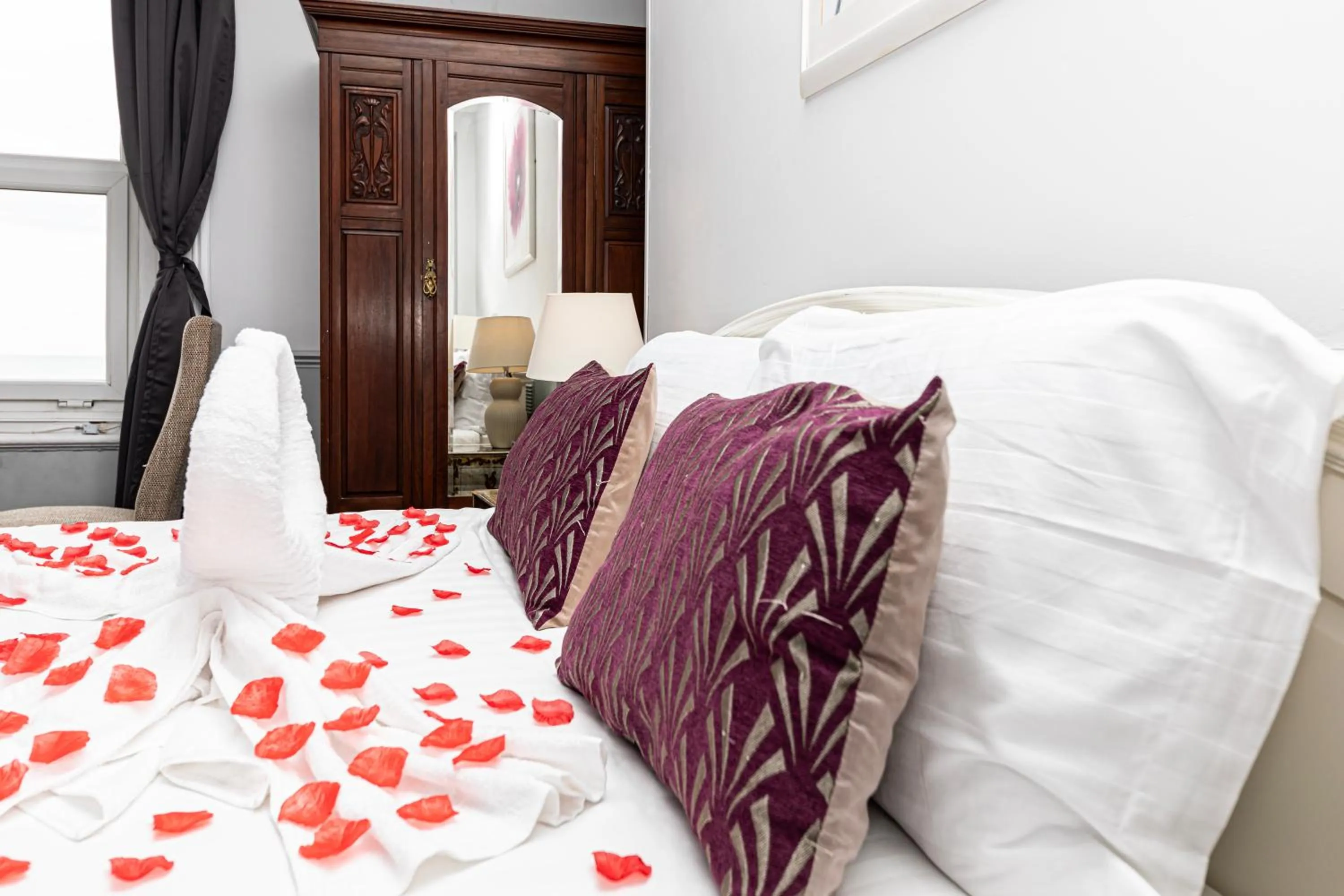 Bed in The Manor Hotel