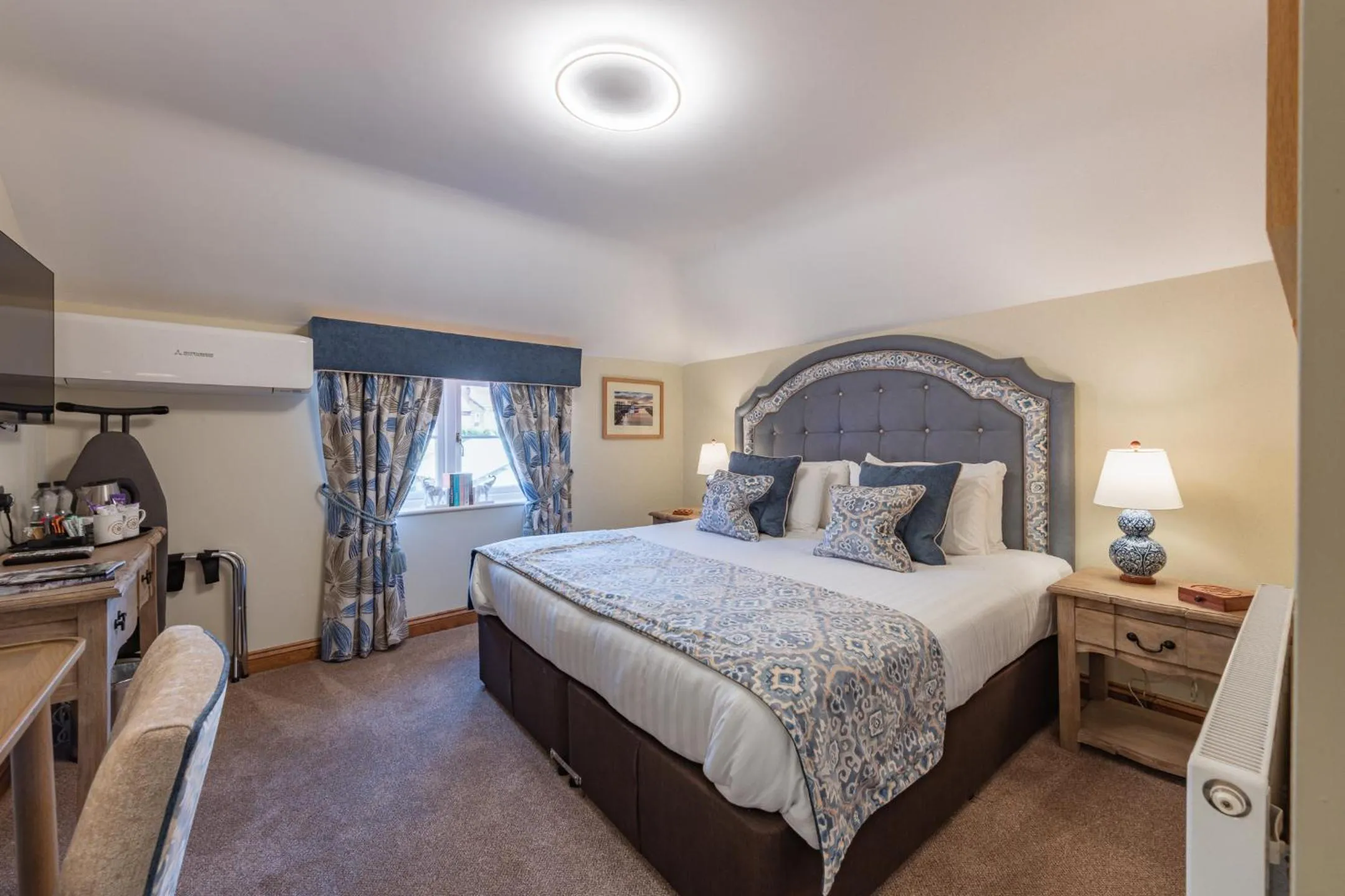 Bed in The King William IV - The Coaching Inn Group