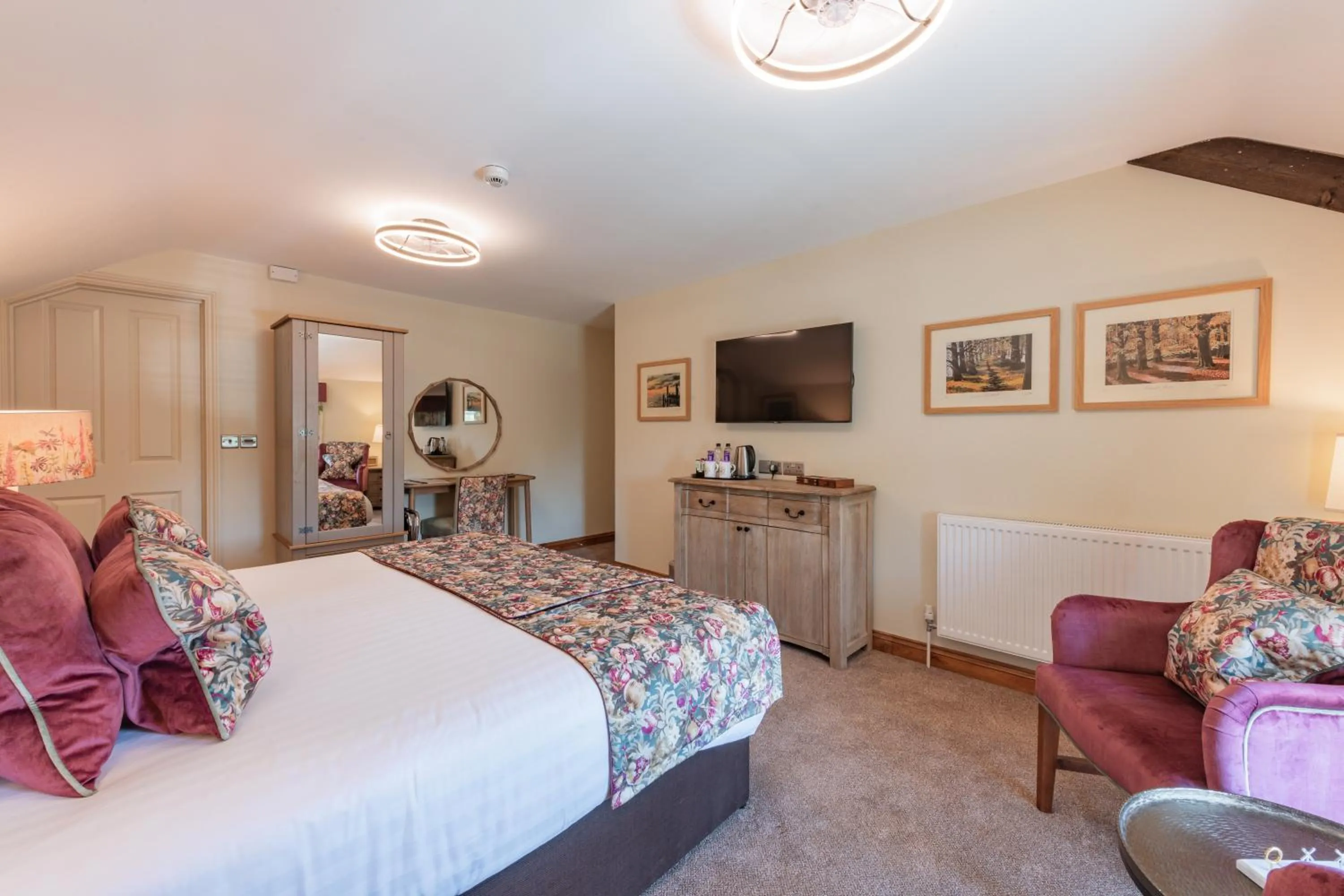 Bed in The King William IV - The Coaching Inn Group