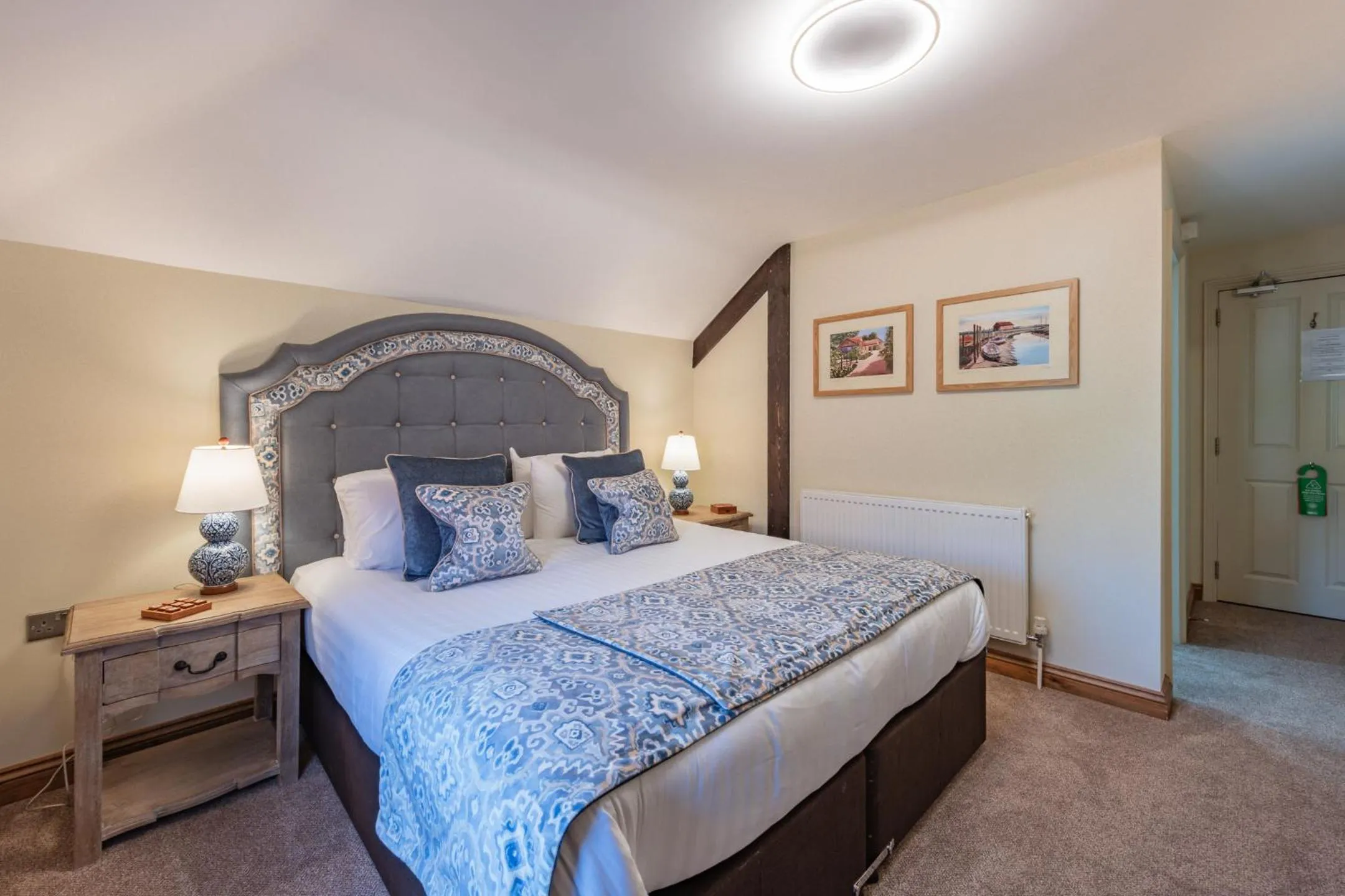 Bed in The King William IV - The Coaching Inn Group