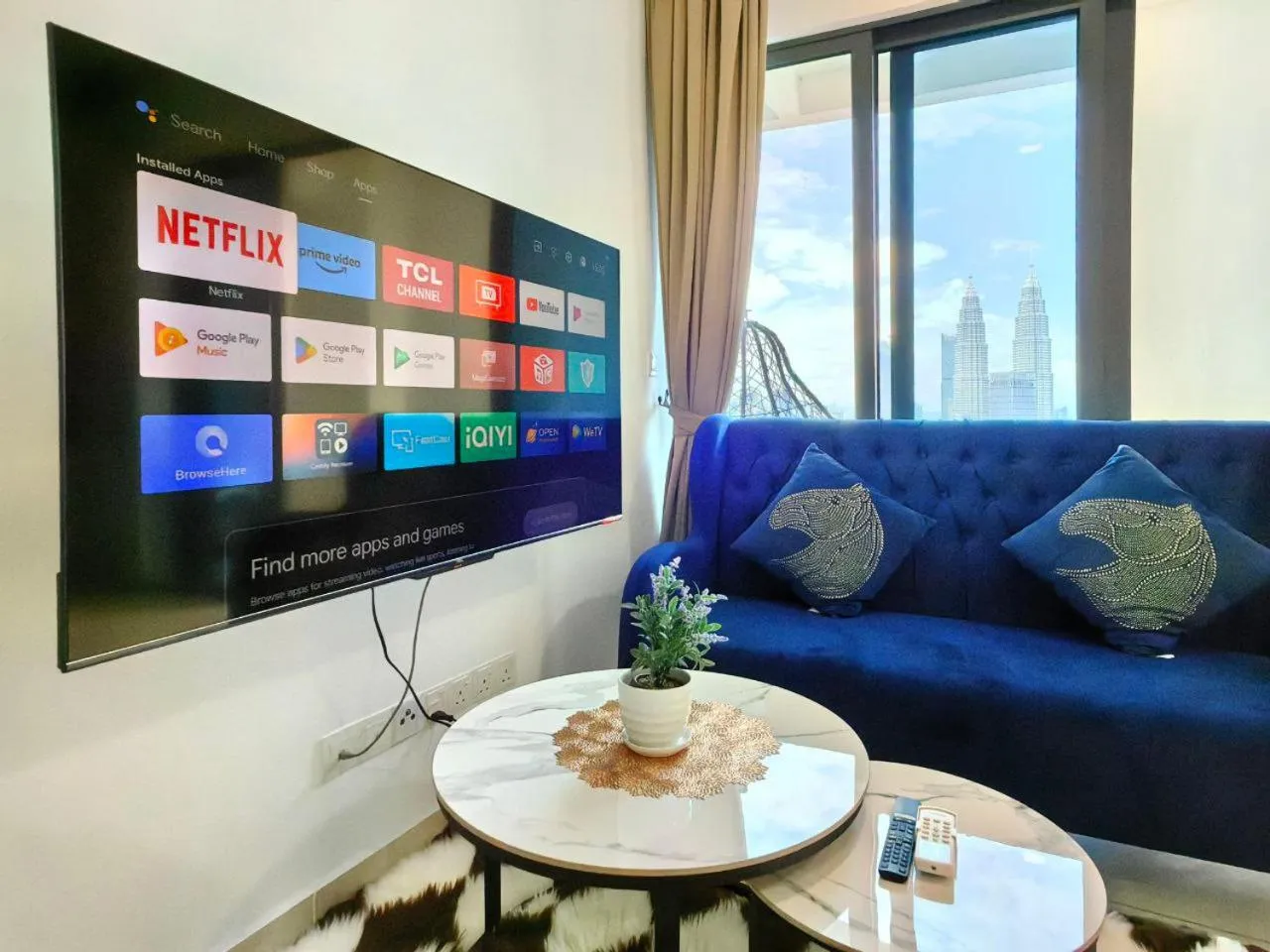 Communal lounge/ TV room in The Luxe Colony KLCC By AZHA