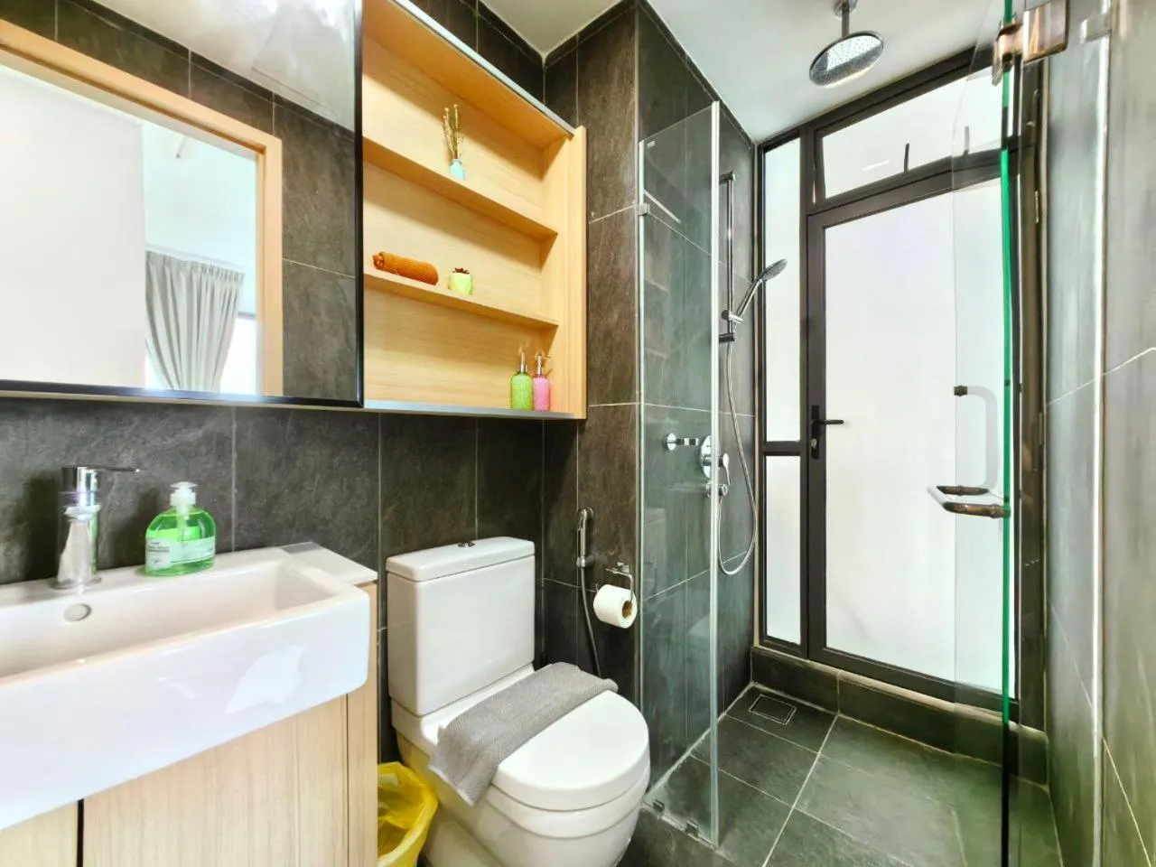 Shower in The Luxe Colony KLCC By AZHA