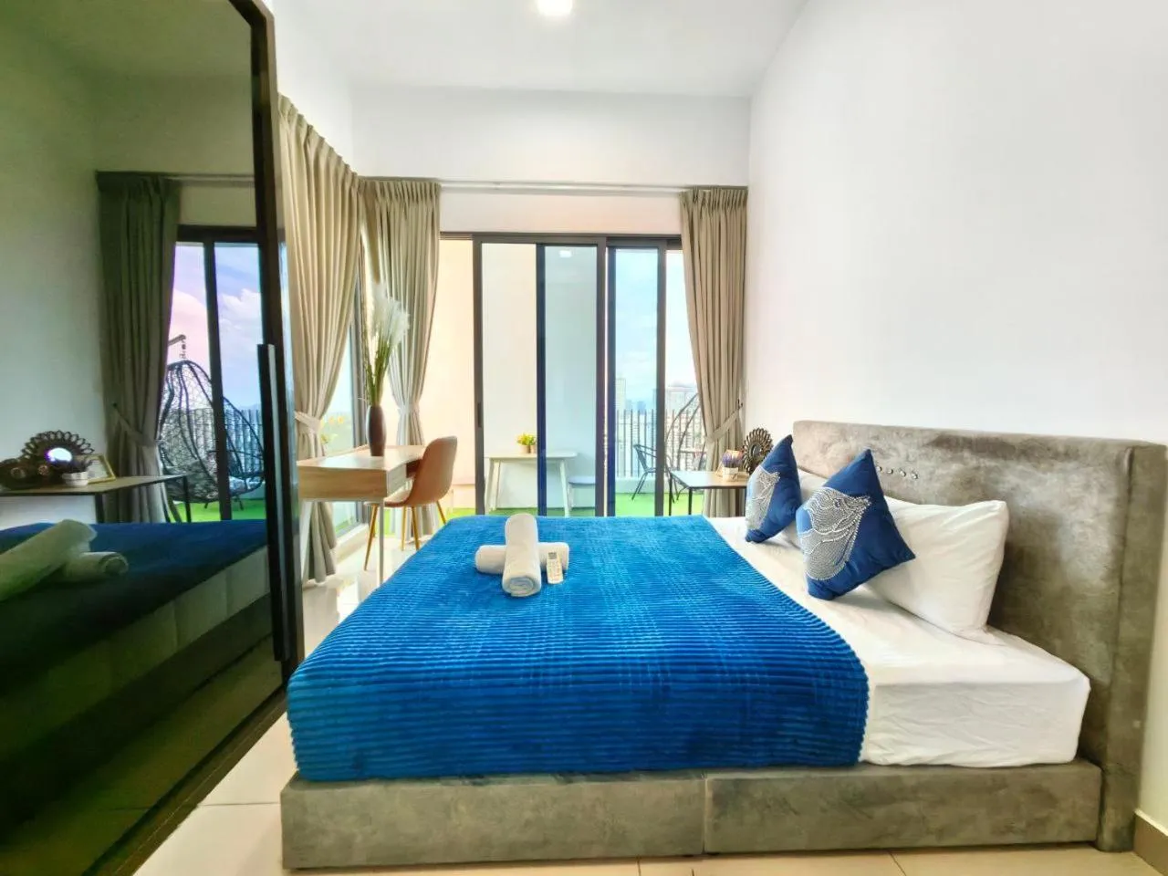 Bed in The Luxe Colony KLCC By AZHA