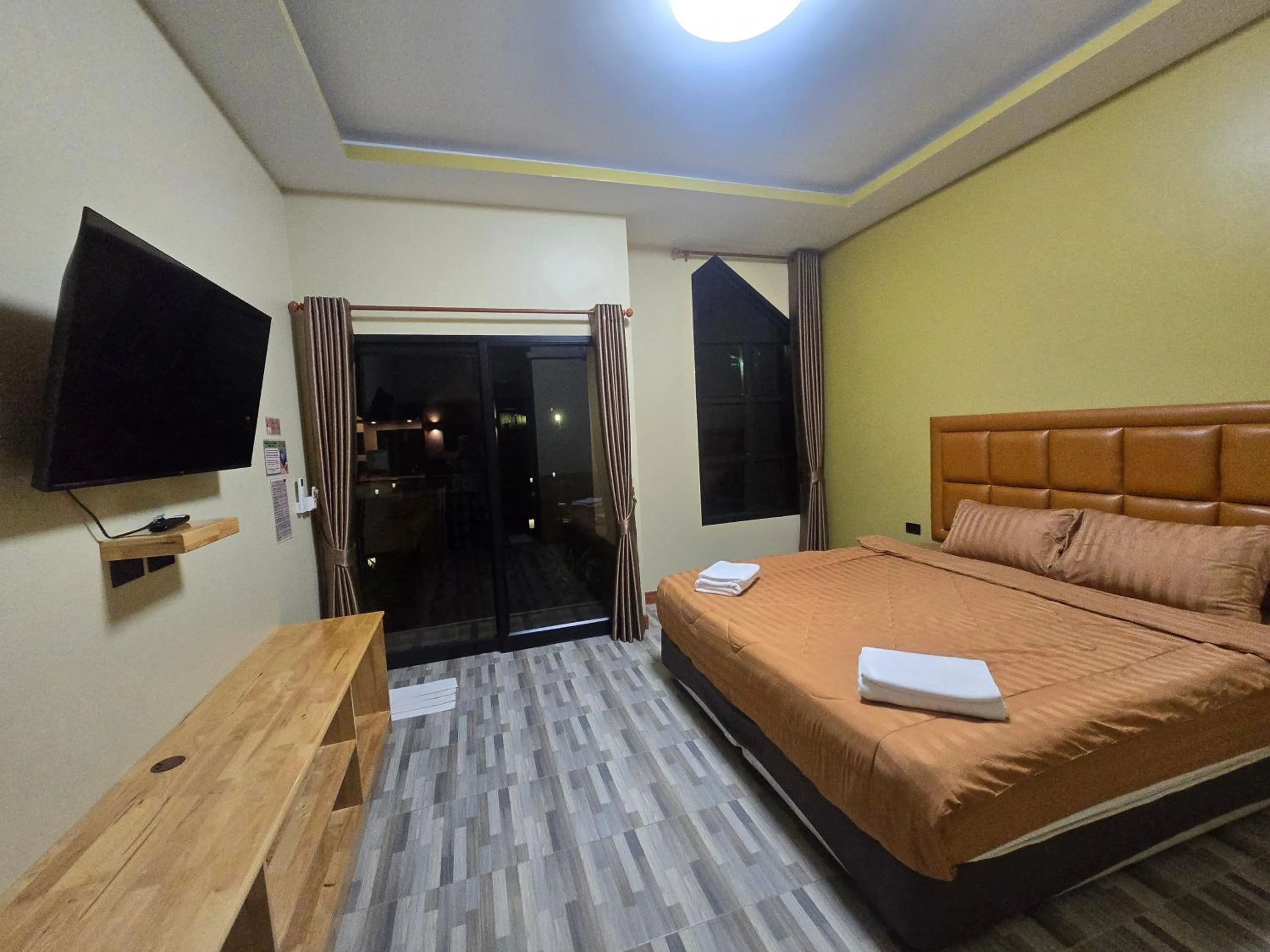 Bed in Khumkatang Resort & Restaurant