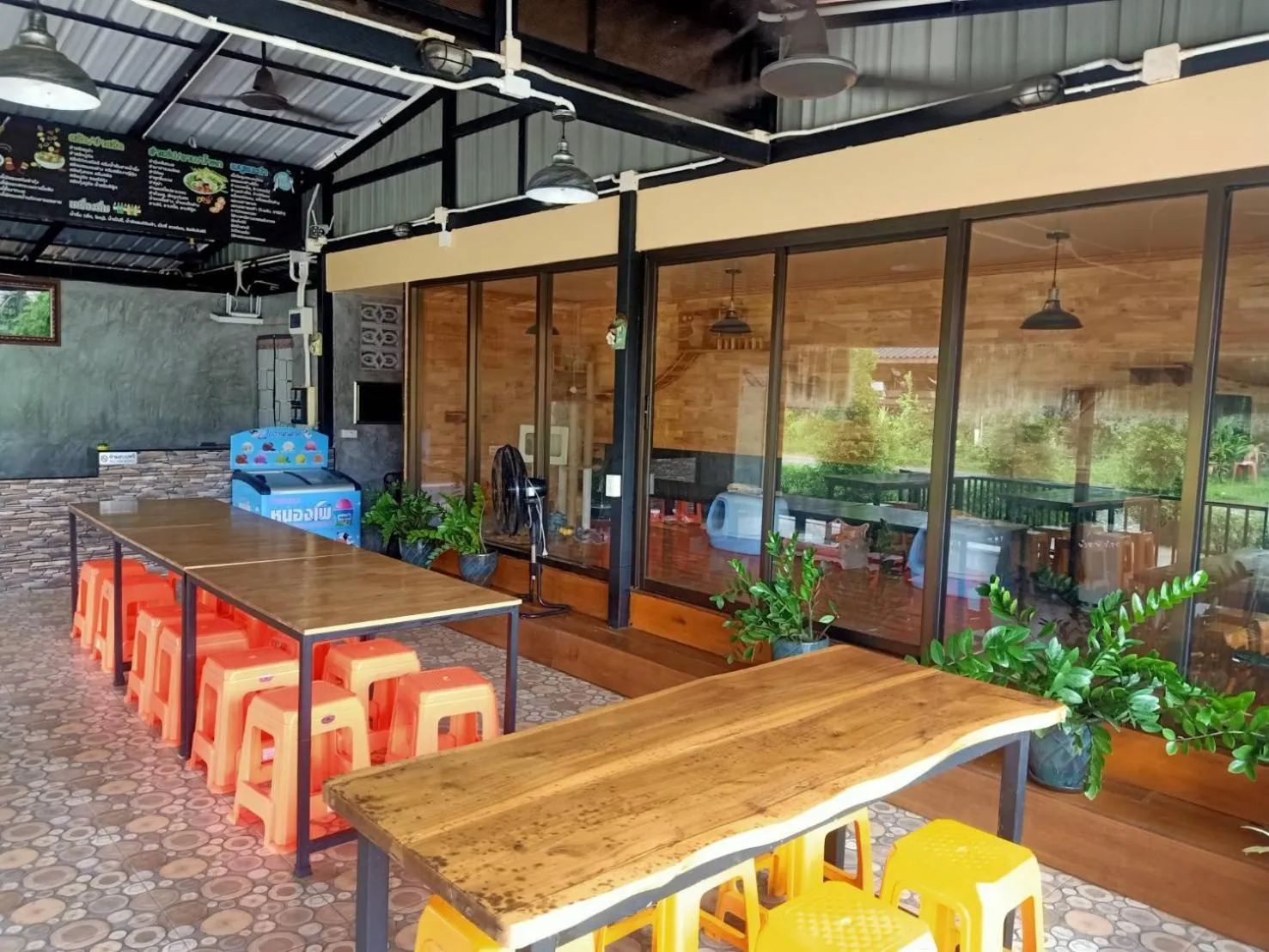 Kitchen or kitchenette in Khumkatang Resort & Restaurant