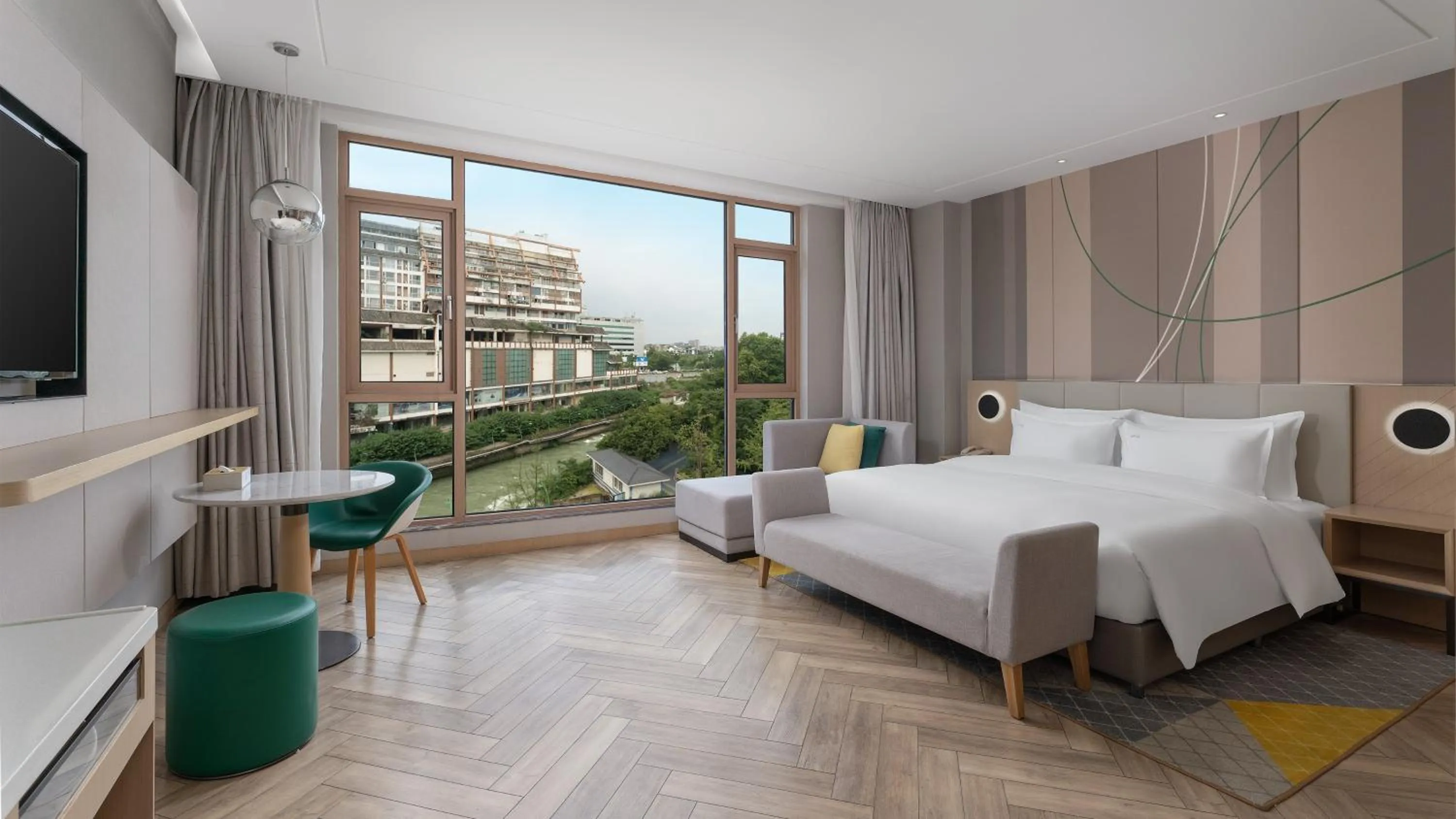 Photo of the whole room, Bed in Holiday Inn Dujiangyan Ancient Town by IHG